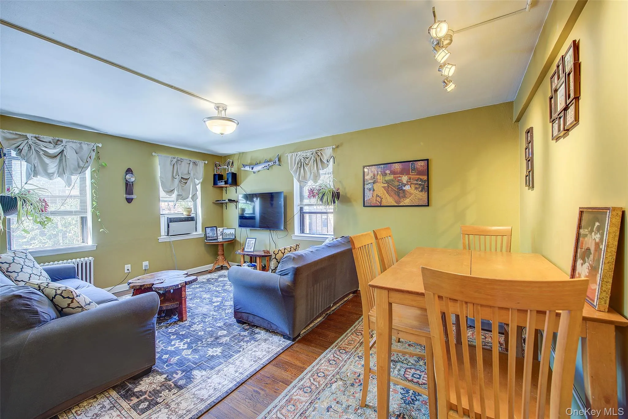 215-40 47th Avenue, New York, NY, 2 Bedrooms Bedrooms, 4 Rooms Rooms,1 BathroomBathrooms,Residential,For Rent,47th,0,1012170 215-40 47th Avenue, New York, NY, 2 Bedrooms Bedrooms, 4 Rooms Rooms,1 BathroomBathrooms,Residential,For Rent,47th,0,1012170
