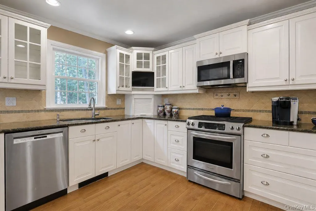 4 Flower Lane, Clarkstown, NY, 4 Bedrooms Bedrooms, 8 Rooms Rooms,2 BathroomsBathrooms,Residential,For Rent,Flower,0,1012174 4 Flower Lane, Clarkstown, NY, 4 Bedrooms Bedrooms, 8 Rooms Rooms,2 BathroomsBathrooms,Residential,For Rent,Flower,0,1012174