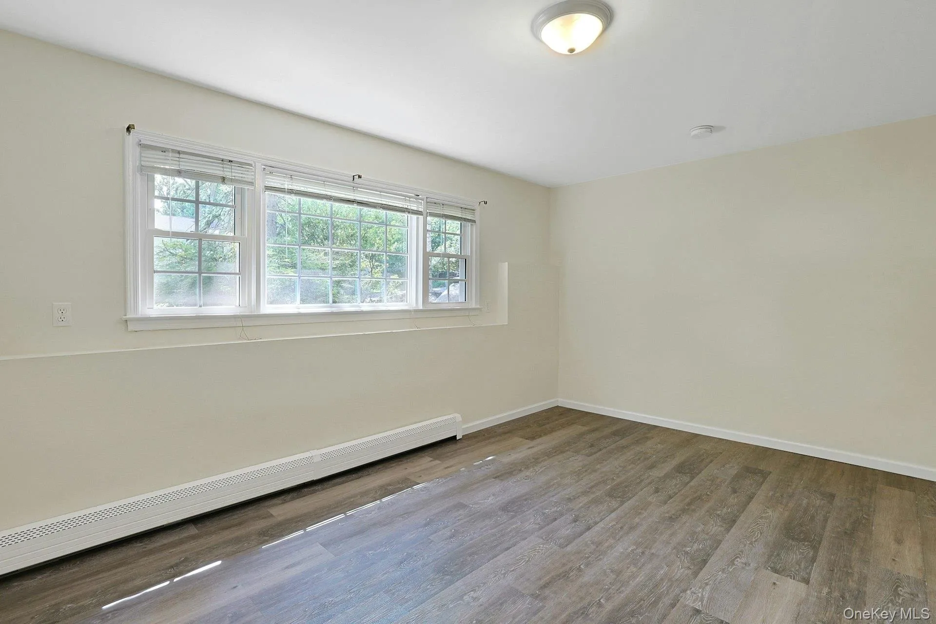 4 Flower Lane, Clarkstown, NY, 4 Bedrooms Bedrooms, 8 Rooms Rooms,2 BathroomsBathrooms,Residential,For Rent,Flower,0,1012174 4 Flower Lane, Clarkstown, NY, 4 Bedrooms Bedrooms, 8 Rooms Rooms,2 BathroomsBathrooms,Residential,For Rent,Flower,0,1012174