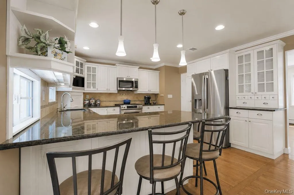 4 Flower Lane, Clarkstown, NY, 4 Bedrooms Bedrooms, 8 Rooms Rooms,2 BathroomsBathrooms,Residential,For Rent,Flower,0,1012174 4 Flower Lane, Clarkstown, NY, 4 Bedrooms Bedrooms, 8 Rooms Rooms,2 BathroomsBathrooms,Residential,For Rent,Flower,0,1012174