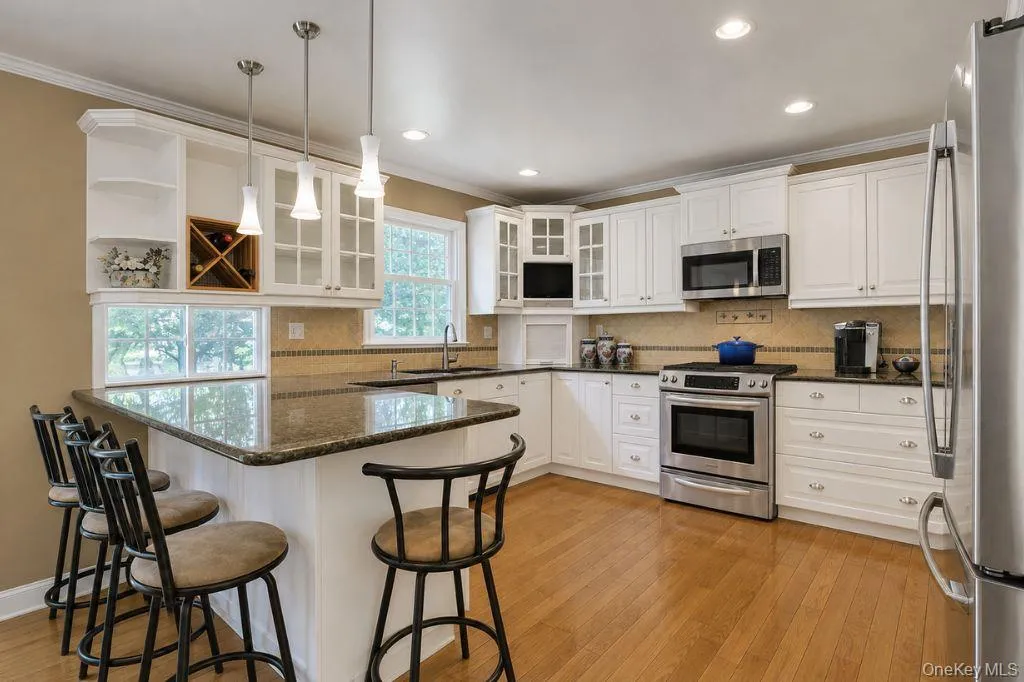 4 Flower Lane, Clarkstown, NY, 4 Bedrooms Bedrooms, 8 Rooms Rooms,2 BathroomsBathrooms,Residential,For Rent,Flower,0,1012174 4 Flower Lane, Clarkstown, NY, 4 Bedrooms Bedrooms, 8 Rooms Rooms,2 BathroomsBathrooms,Residential,For Rent,Flower,0,1012174