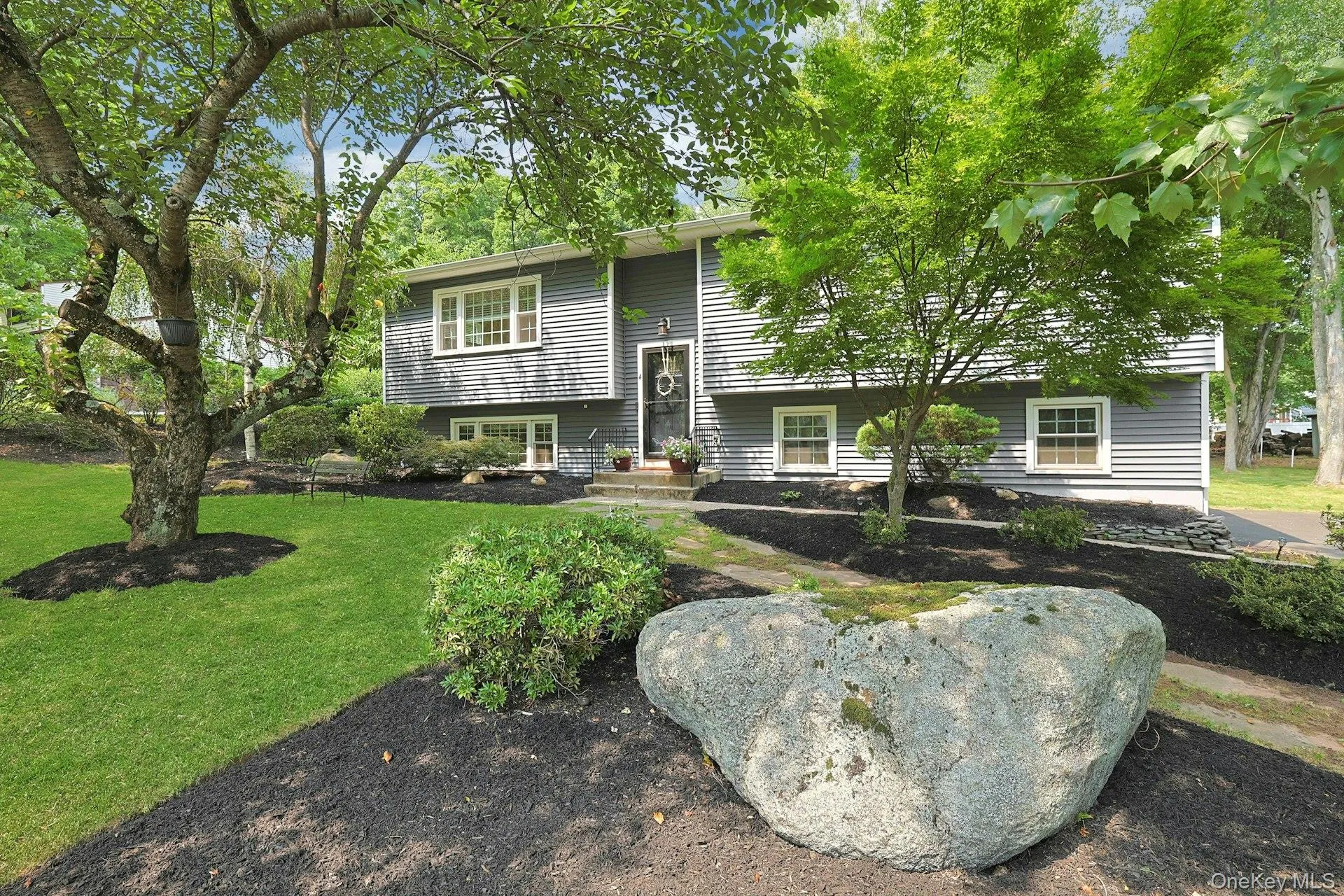 4 Flower Lane, Clarkstown, NY, 4 Bedrooms Bedrooms, 8 Rooms Rooms,2 BathroomsBathrooms,Residential,For Rent,Flower,0,1012174 4 Flower Lane, Clarkstown, NY, 4 Bedrooms Bedrooms, 8 Rooms Rooms,2 BathroomsBathrooms,Residential,For Rent,Flower,0,1012174