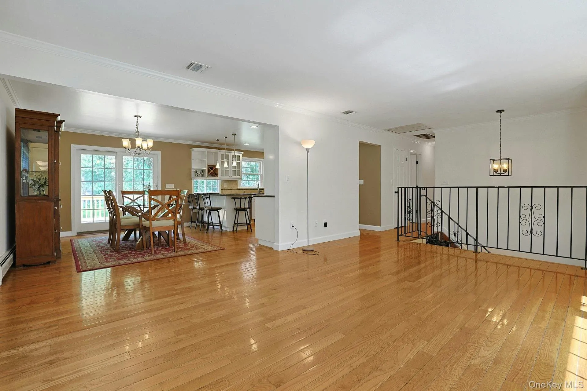 4 Flower Lane, Clarkstown, NY, 4 Bedrooms Bedrooms, 8 Rooms Rooms,2 BathroomsBathrooms,Residential,For Rent,Flower,0,1012174 4 Flower Lane, Clarkstown, NY, 4 Bedrooms Bedrooms, 8 Rooms Rooms,2 BathroomsBathrooms,Residential,For Rent,Flower,0,1012174