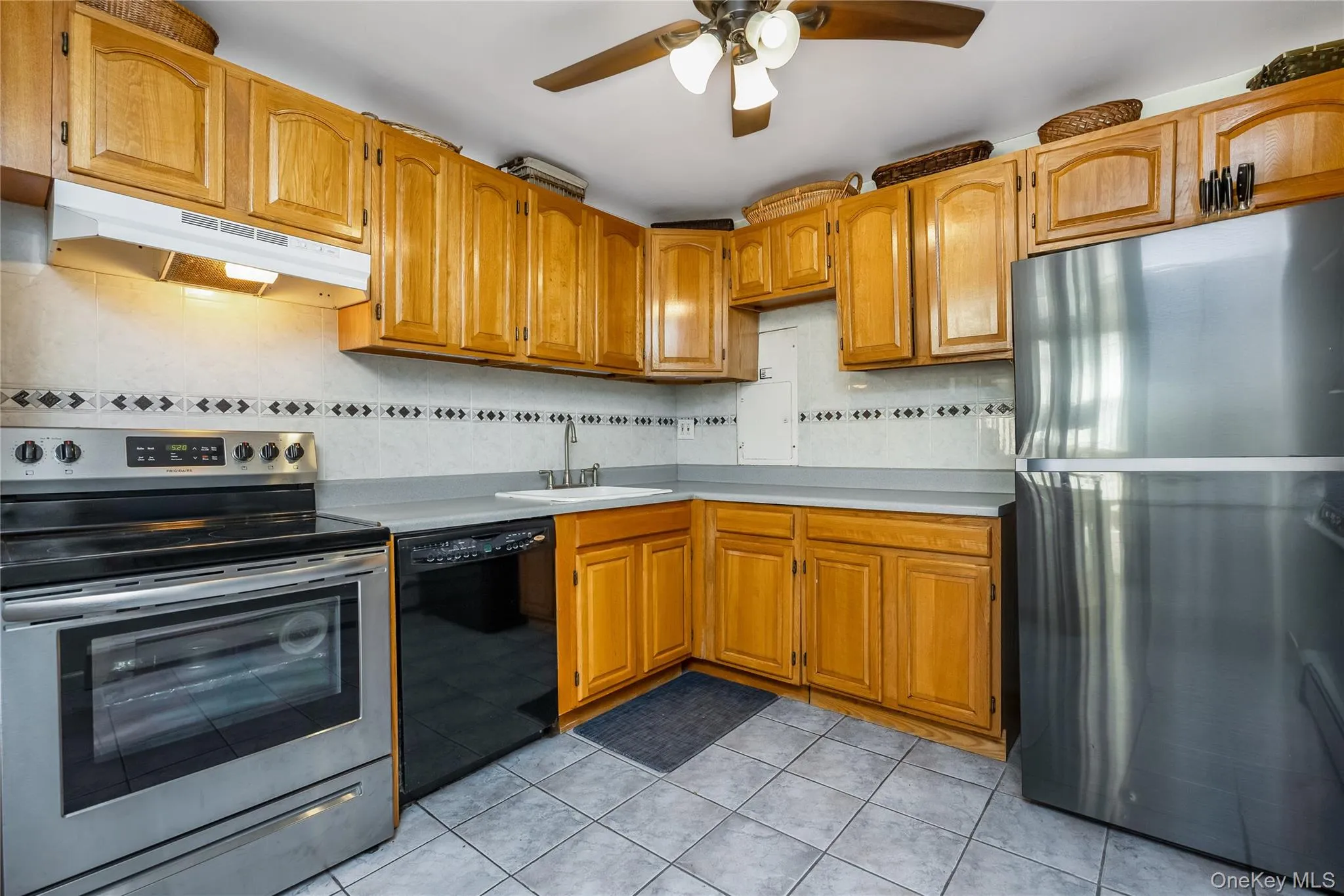 65 Club Lane, Hempstead, NY, 4 Bedrooms Bedrooms, 7 Rooms Rooms,2 BathroomsBathrooms,Residential,For Rent,Club,0,1012178 65 Club Lane, Hempstead, NY, 4 Bedrooms Bedrooms, 7 Rooms Rooms,2 BathroomsBathrooms,Residential,For Rent,Club,0,1012178