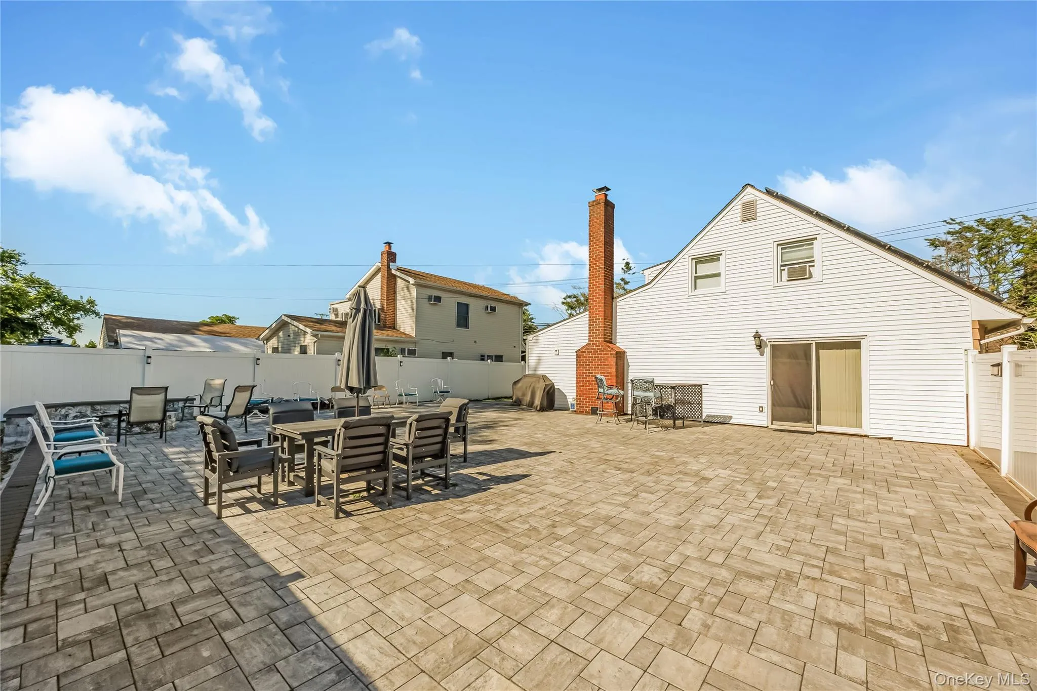 65 Club Lane, Hempstead, NY, 4 Bedrooms Bedrooms, 7 Rooms Rooms,2 BathroomsBathrooms,Residential,For Rent,Club,0,1012178 65 Club Lane, Hempstead, NY, 4 Bedrooms Bedrooms, 7 Rooms Rooms,2 BathroomsBathrooms,Residential,For Rent,Club,0,1012178