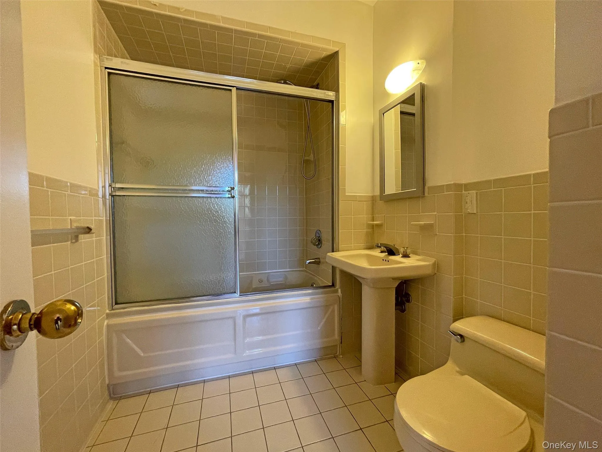 55 Hartsdale Avenue, Greenburgh, NY, 1 Bedroom Bedrooms, 3 Rooms Rooms,1 BathroomBathrooms,Residential,For Rent,Hartsdale,0,1012180 55 Hartsdale Avenue, Greenburgh, NY, 1 Bedroom Bedrooms, 3 Rooms Rooms,1 BathroomBathrooms,Residential,For Rent,Hartsdale,0,1012180