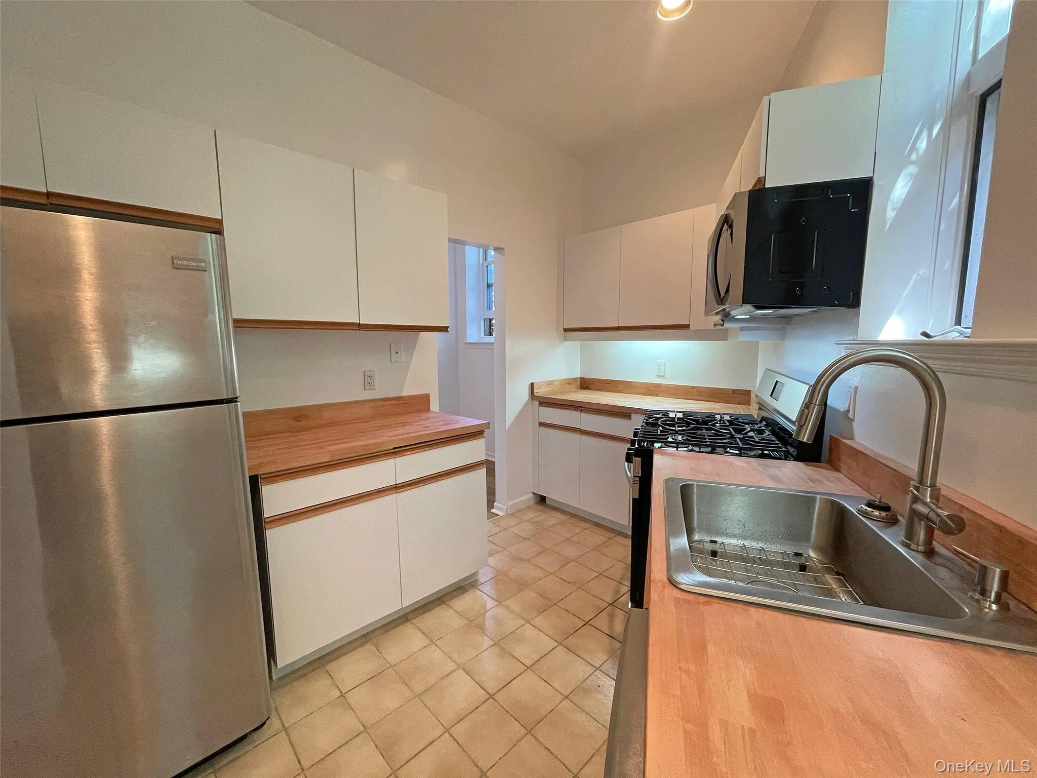 55 Hartsdale Avenue, Greenburgh, NY, 1 Bedroom Bedrooms, 3 Rooms Rooms,1 BathroomBathrooms,Residential,For Rent,Hartsdale,0,1012180 55 Hartsdale Avenue, Greenburgh, NY, 1 Bedroom Bedrooms, 3 Rooms Rooms,1 BathroomBathrooms,Residential,For Rent,Hartsdale,0,1012180