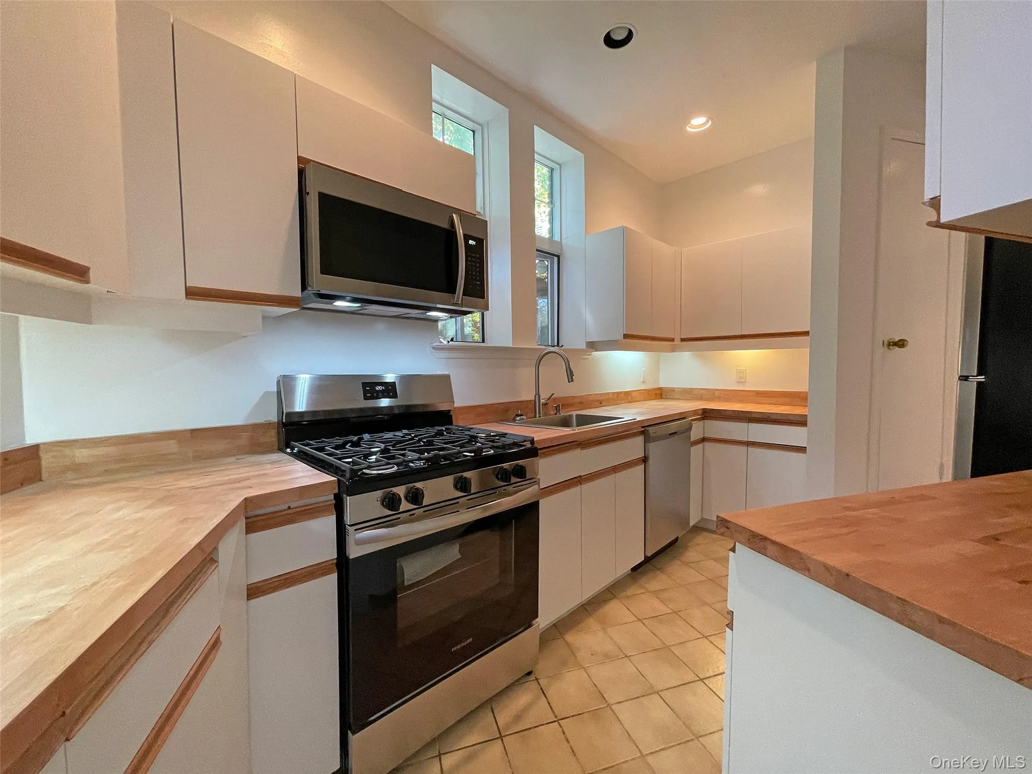 55 Hartsdale Avenue, Greenburgh, NY, 1 Bedroom Bedrooms, 3 Rooms Rooms,1 BathroomBathrooms,Residential,For Rent,Hartsdale,0,1012180 55 Hartsdale Avenue, Greenburgh, NY, 1 Bedroom Bedrooms, 3 Rooms Rooms,1 BathroomBathrooms,Residential,For Rent,Hartsdale,0,1012180