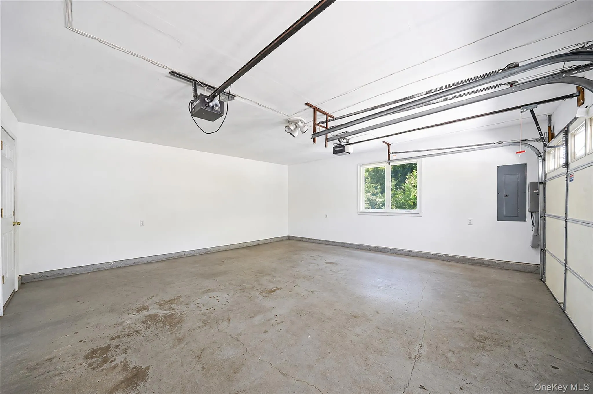 2 Jodi Drive, Brookhaven, NY, 6 Bedrooms Bedrooms, 13 Rooms Rooms,5 BathroomsBathrooms,Residential,For Rent,Jodi,0,1012182 2 Jodi Drive, Brookhaven, NY, 6 Bedrooms Bedrooms, 13 Rooms Rooms,5 BathroomsBathrooms,Residential,For Rent,Jodi,0,1012182
