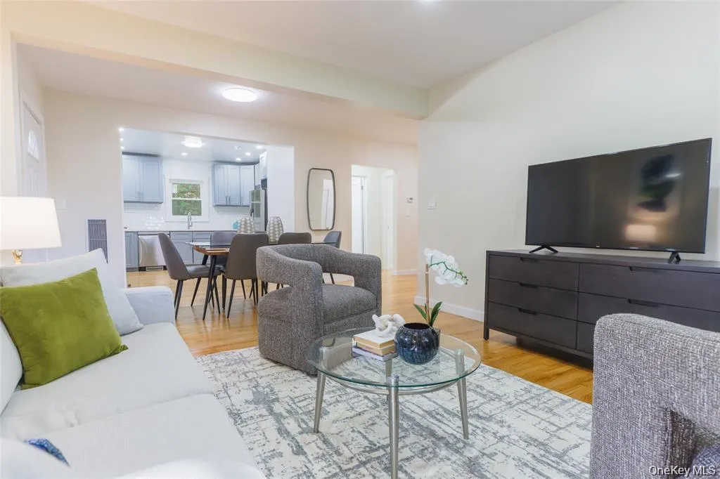 25 Van Duzen Place, Eastchester, NY, 5 Bedrooms Bedrooms, 10 Rooms Rooms,3 BathroomsBathrooms,Residential Lease,For Rent,Van Duzen,0,1012184 25 Van Duzen Place, Eastchester, NY, 5 Bedrooms Bedrooms, 10 Rooms Rooms,3 BathroomsBathrooms,Residential Lease,For Rent,Van Duzen,0,1012184