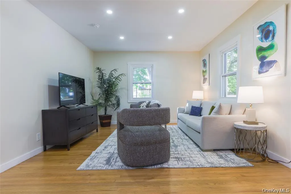25 Van Duzen Place, Eastchester, NY, 5 Bedrooms Bedrooms, 10 Rooms Rooms,3 BathroomsBathrooms,Residential Lease,For Rent,Van Duzen,0,1012184 25 Van Duzen Place, Eastchester, NY, 5 Bedrooms Bedrooms, 10 Rooms Rooms,3 BathroomsBathrooms,Residential Lease,For Rent,Van Duzen,0,1012184