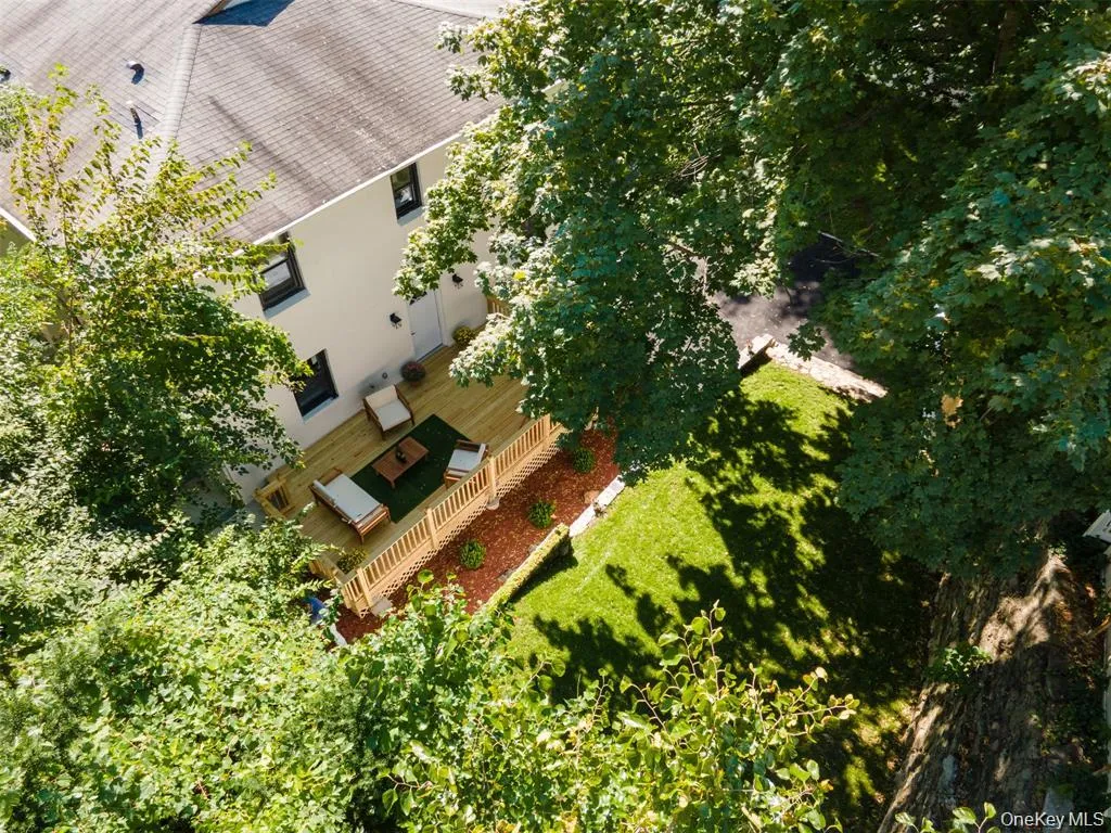25 Van Duzen Place, Eastchester, NY, 5 Bedrooms Bedrooms, 10 Rooms Rooms,3 BathroomsBathrooms,Residential Lease,For Rent,Van Duzen,0,1012184 25 Van Duzen Place, Eastchester, NY, 5 Bedrooms Bedrooms, 10 Rooms Rooms,3 BathroomsBathrooms,Residential Lease,For Rent,Van Duzen,0,1012184