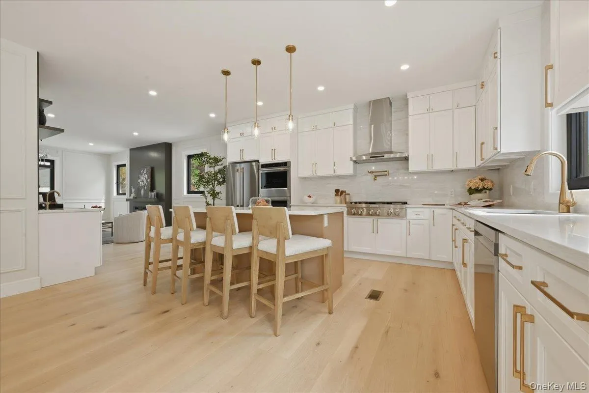 24 Middle Lane, Hempstead, NY, 5 Bedrooms Bedrooms, 8 Rooms Rooms,5 BathroomsBathrooms,Residential,For Rent,Middle,0,1012186 24 Middle Lane, Hempstead, NY, 5 Bedrooms Bedrooms, 8 Rooms Rooms,5 BathroomsBathrooms,Residential,For Rent,Middle,0,1012186