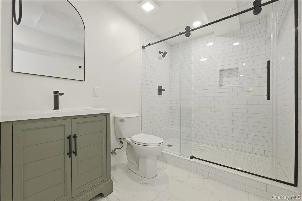 24 Middle Lane, Hempstead, NY, 5 Bedrooms Bedrooms, 8 Rooms Rooms,5 BathroomsBathrooms,Residential,For Rent,Middle,0,1012186 24 Middle Lane, Hempstead, NY, 5 Bedrooms Bedrooms, 8 Rooms Rooms,5 BathroomsBathrooms,Residential,For Rent,Middle,0,1012186
