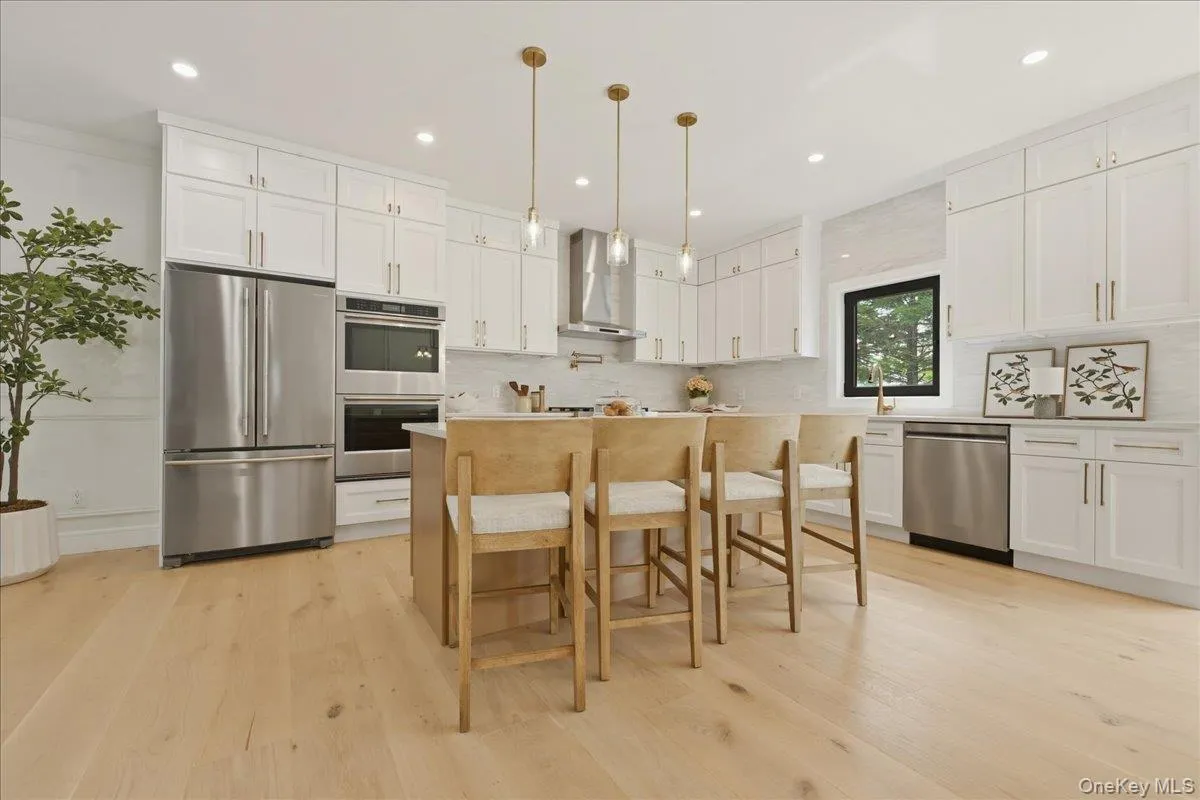 24 Middle Lane, Hempstead, NY, 5 Bedrooms Bedrooms, 8 Rooms Rooms,5 BathroomsBathrooms,Residential,For Rent,Middle,0,1012186 24 Middle Lane, Hempstead, NY, 5 Bedrooms Bedrooms, 8 Rooms Rooms,5 BathroomsBathrooms,Residential,For Rent,Middle,0,1012186