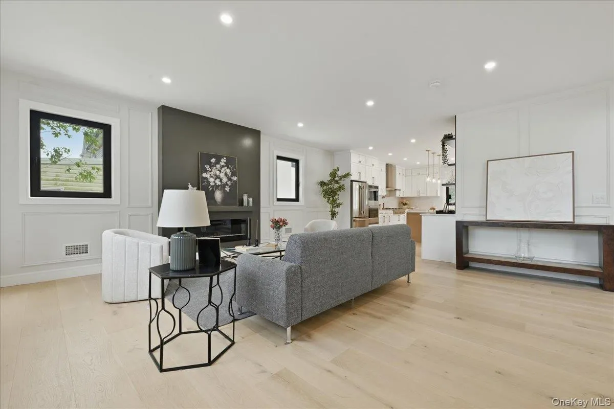 24 Middle Lane, Hempstead, NY, 5 Bedrooms Bedrooms, 8 Rooms Rooms,5 BathroomsBathrooms,Residential,For Rent,Middle,0,1012186 24 Middle Lane, Hempstead, NY, 5 Bedrooms Bedrooms, 8 Rooms Rooms,5 BathroomsBathrooms,Residential,For Rent,Middle,0,1012186