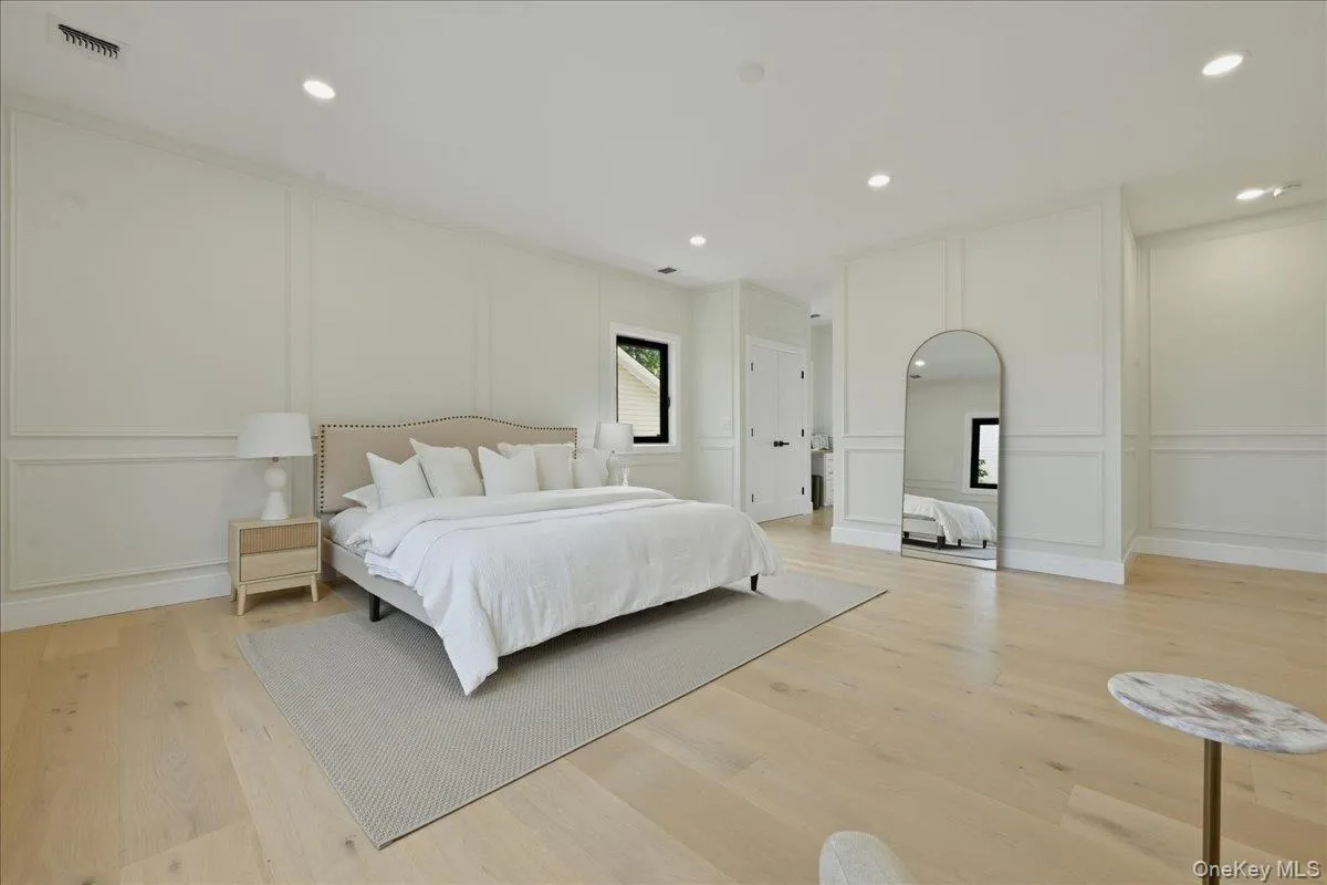 24 Middle Lane, Hempstead, NY, 5 Bedrooms Bedrooms, 8 Rooms Rooms,5 BathroomsBathrooms,Residential,For Rent,Middle,0,1012186 24 Middle Lane, Hempstead, NY, 5 Bedrooms Bedrooms, 8 Rooms Rooms,5 BathroomsBathrooms,Residential,For Rent,Middle,0,1012186