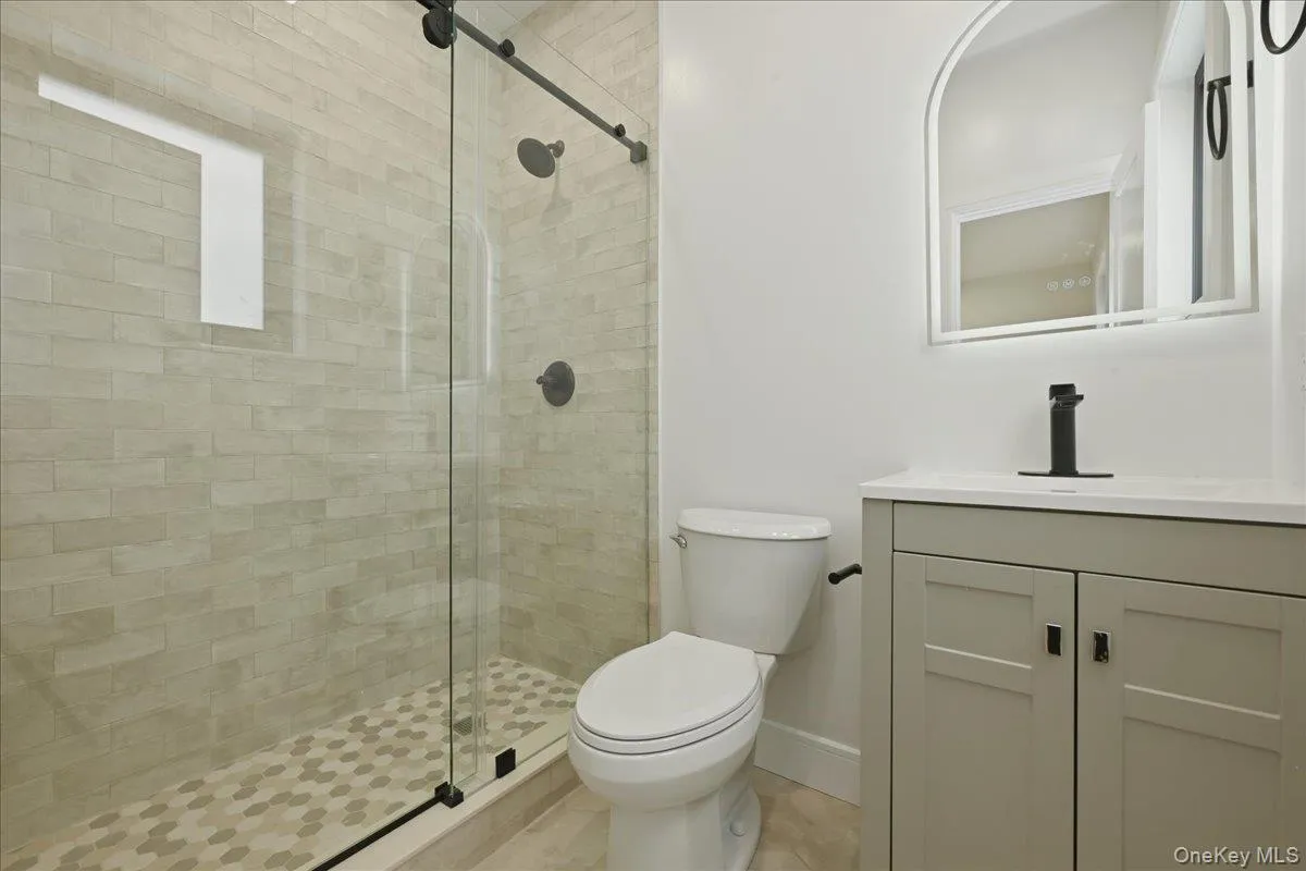 24 Middle Lane, Hempstead, NY, 5 Bedrooms Bedrooms, 8 Rooms Rooms,5 BathroomsBathrooms,Residential,For Rent,Middle,0,1012186 24 Middle Lane, Hempstead, NY, 5 Bedrooms Bedrooms, 8 Rooms Rooms,5 BathroomsBathrooms,Residential,For Rent,Middle,0,1012186
