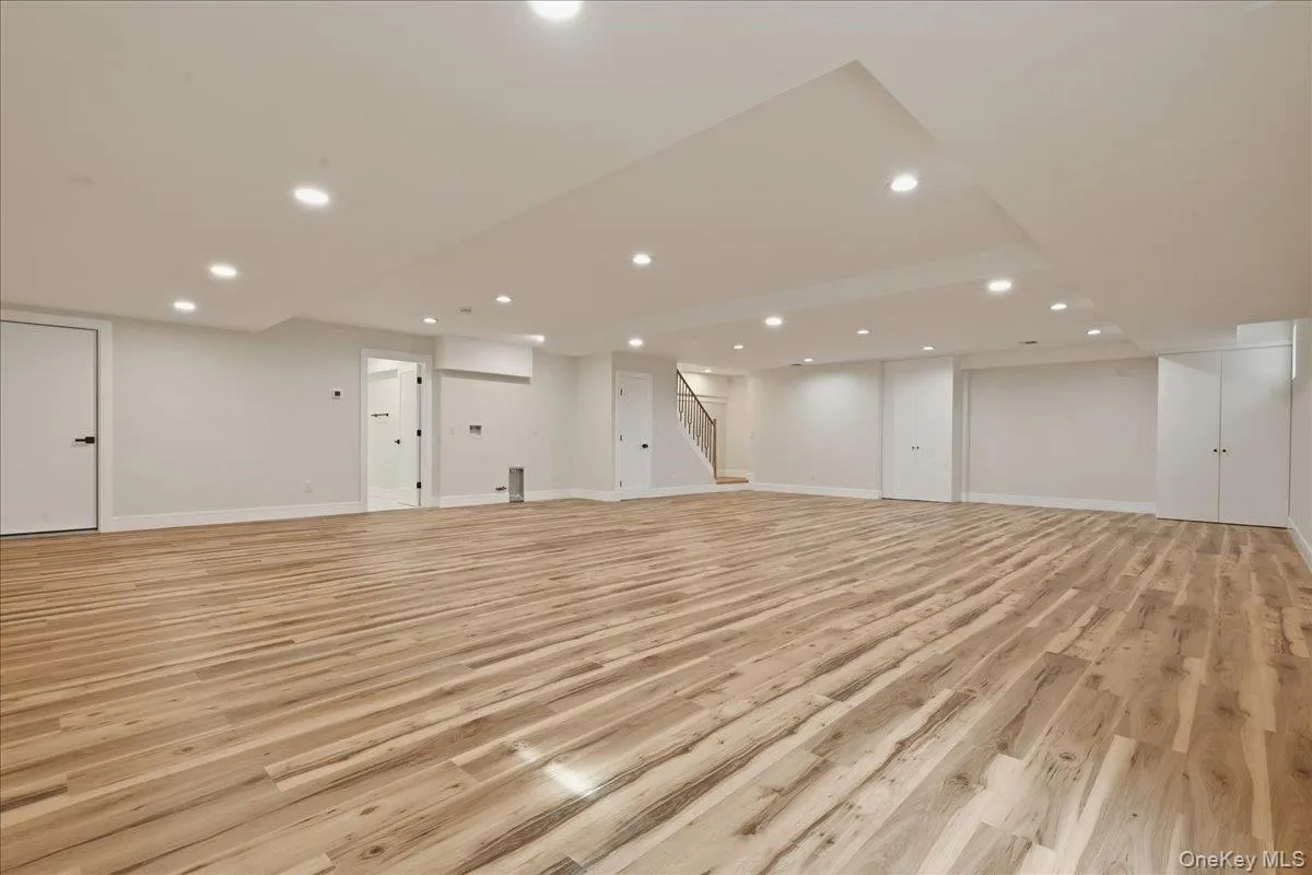 24 Middle Lane, Hempstead, NY, 5 Bedrooms Bedrooms, 8 Rooms Rooms,5 BathroomsBathrooms,Residential,For Rent,Middle,0,1012186 24 Middle Lane, Hempstead, NY, 5 Bedrooms Bedrooms, 8 Rooms Rooms,5 BathroomsBathrooms,Residential,For Rent,Middle,0,1012186