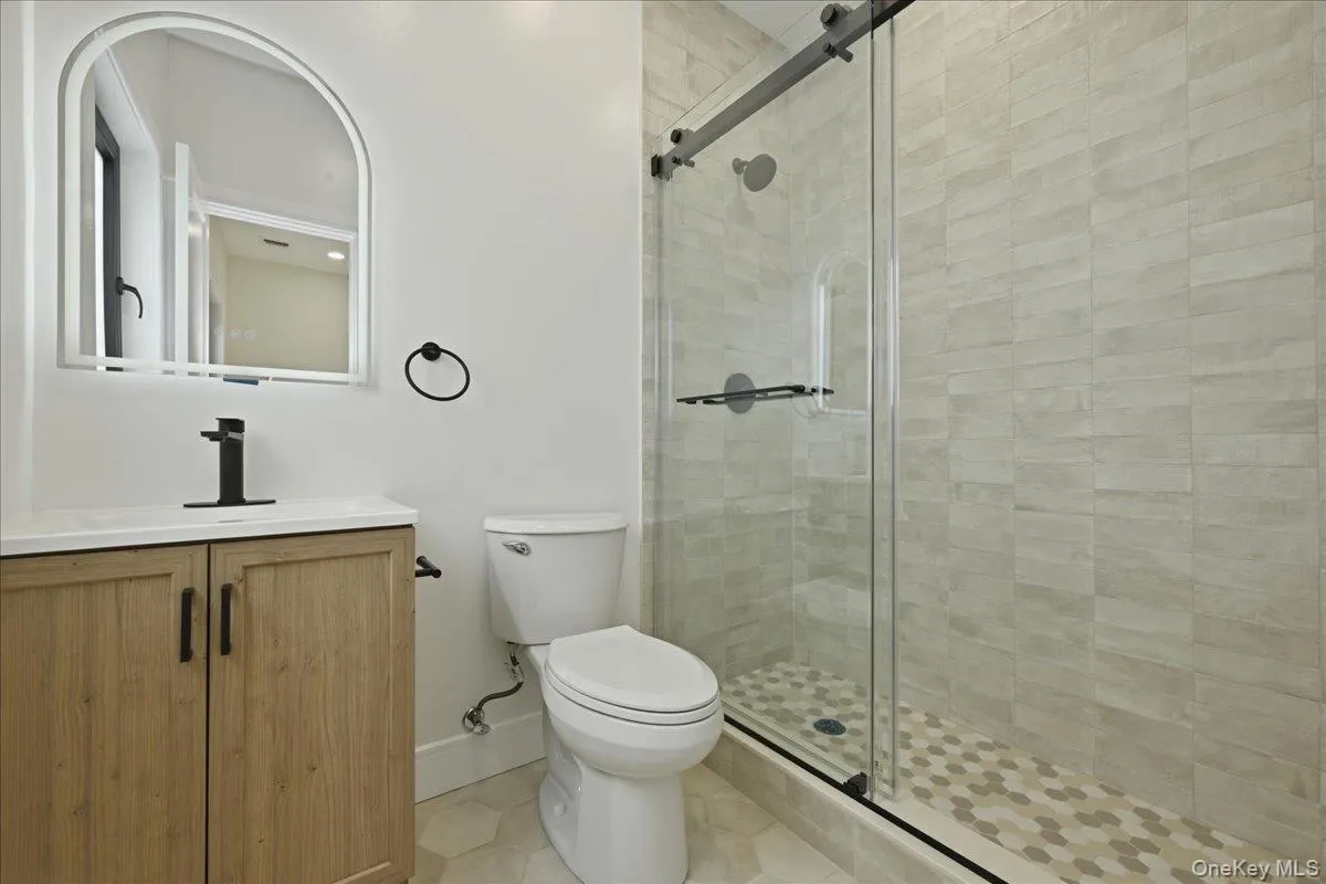 24 Middle Lane, Hempstead, NY, 5 Bedrooms Bedrooms, 8 Rooms Rooms,5 BathroomsBathrooms,Residential,For Rent,Middle,0,1012186 24 Middle Lane, Hempstead, NY, 5 Bedrooms Bedrooms, 8 Rooms Rooms,5 BathroomsBathrooms,Residential,For Rent,Middle,0,1012186