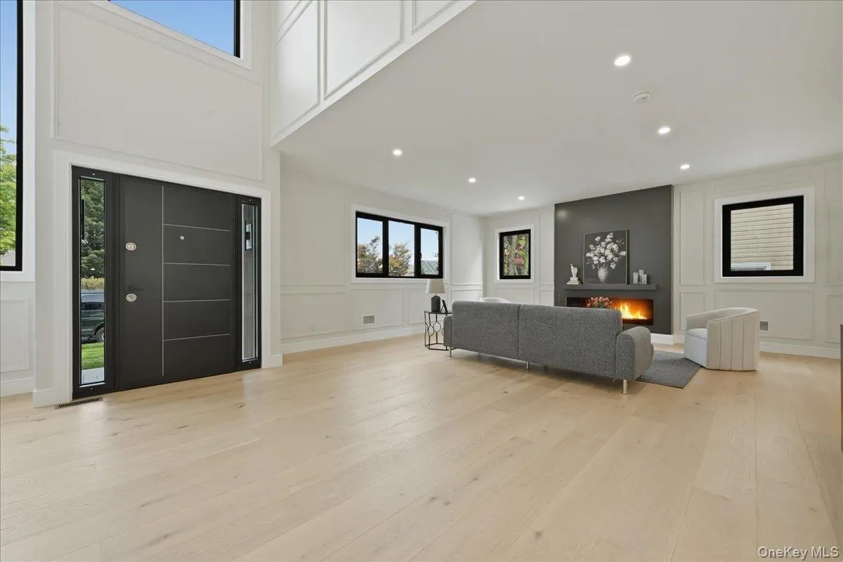 24 Middle Lane, Hempstead, NY, 5 Bedrooms Bedrooms, 8 Rooms Rooms,5 BathroomsBathrooms,Residential,For Rent,Middle,0,1012186 24 Middle Lane, Hempstead, NY, 5 Bedrooms Bedrooms, 8 Rooms Rooms,5 BathroomsBathrooms,Residential,For Rent,Middle,0,1012186