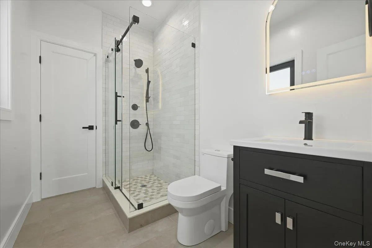 24 Middle Lane, Hempstead, NY, 5 Bedrooms Bedrooms, 8 Rooms Rooms,5 BathroomsBathrooms,Residential,For Rent,Middle,0,1012186 24 Middle Lane, Hempstead, NY, 5 Bedrooms Bedrooms, 8 Rooms Rooms,5 BathroomsBathrooms,Residential,For Rent,Middle,0,1012186