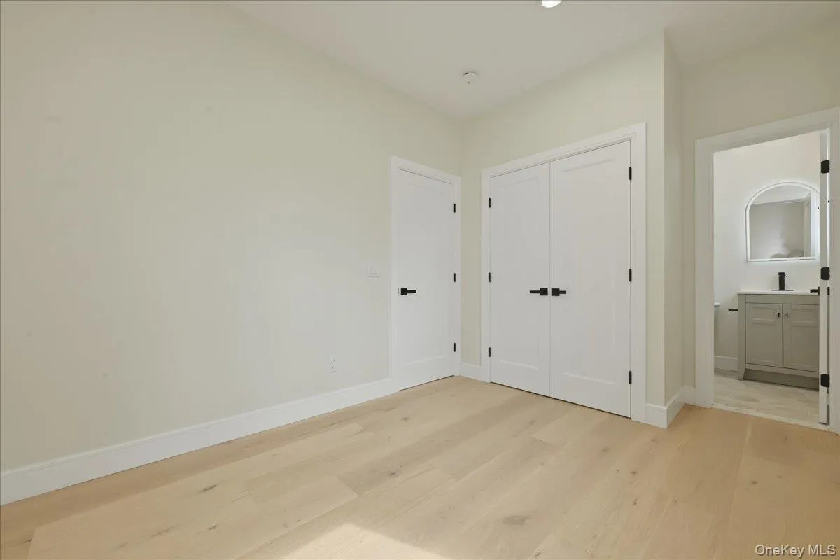 24 Middle Lane, Hempstead, NY, 5 Bedrooms Bedrooms, 8 Rooms Rooms,5 BathroomsBathrooms,Residential,For Rent,Middle,0,1012186 24 Middle Lane, Hempstead, NY, 5 Bedrooms Bedrooms, 8 Rooms Rooms,5 BathroomsBathrooms,Residential,For Rent,Middle,0,1012186