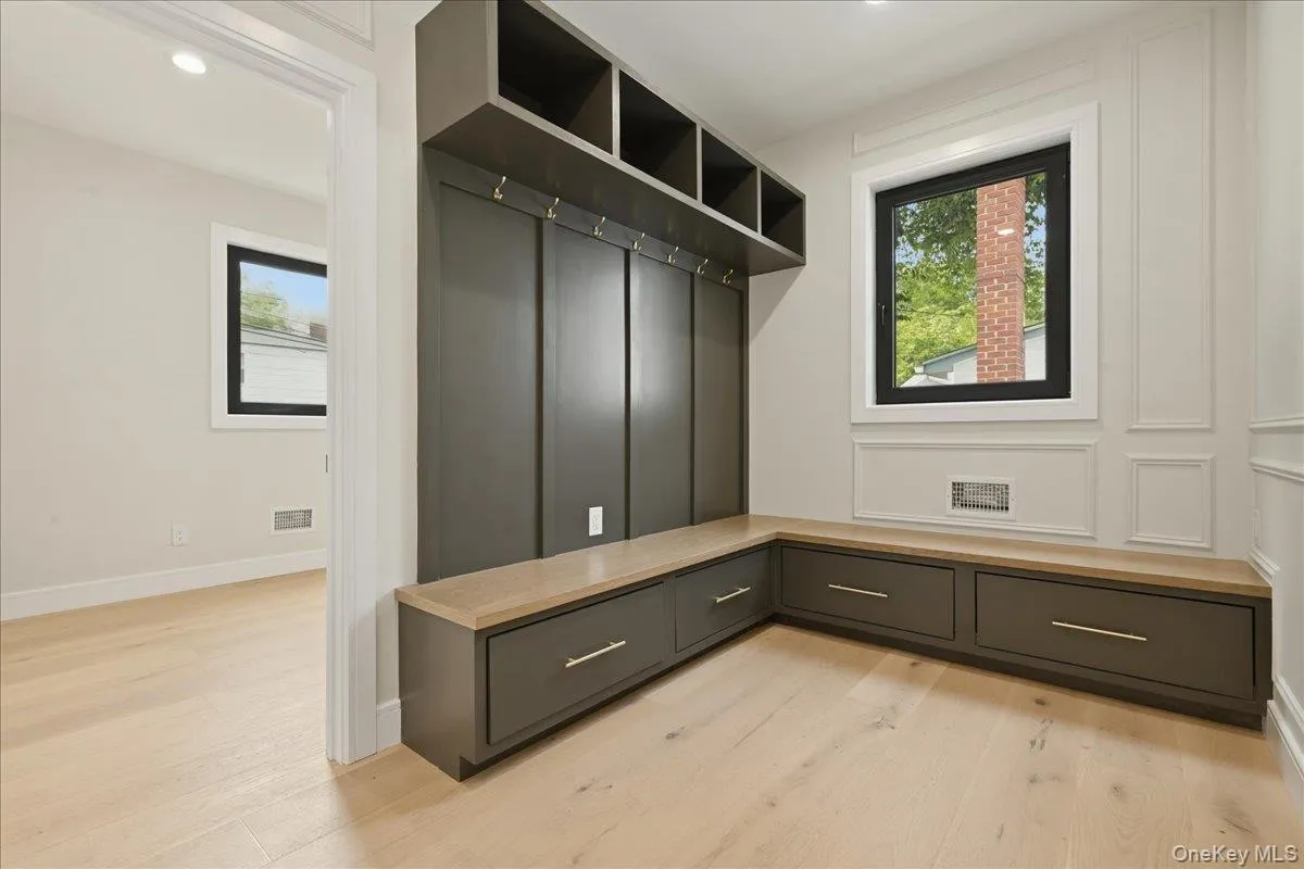 24 Middle Lane, Hempstead, NY, 5 Bedrooms Bedrooms, 8 Rooms Rooms,5 BathroomsBathrooms,Residential,For Rent,Middle,0,1012186 24 Middle Lane, Hempstead, NY, 5 Bedrooms Bedrooms, 8 Rooms Rooms,5 BathroomsBathrooms,Residential,For Rent,Middle,0,1012186