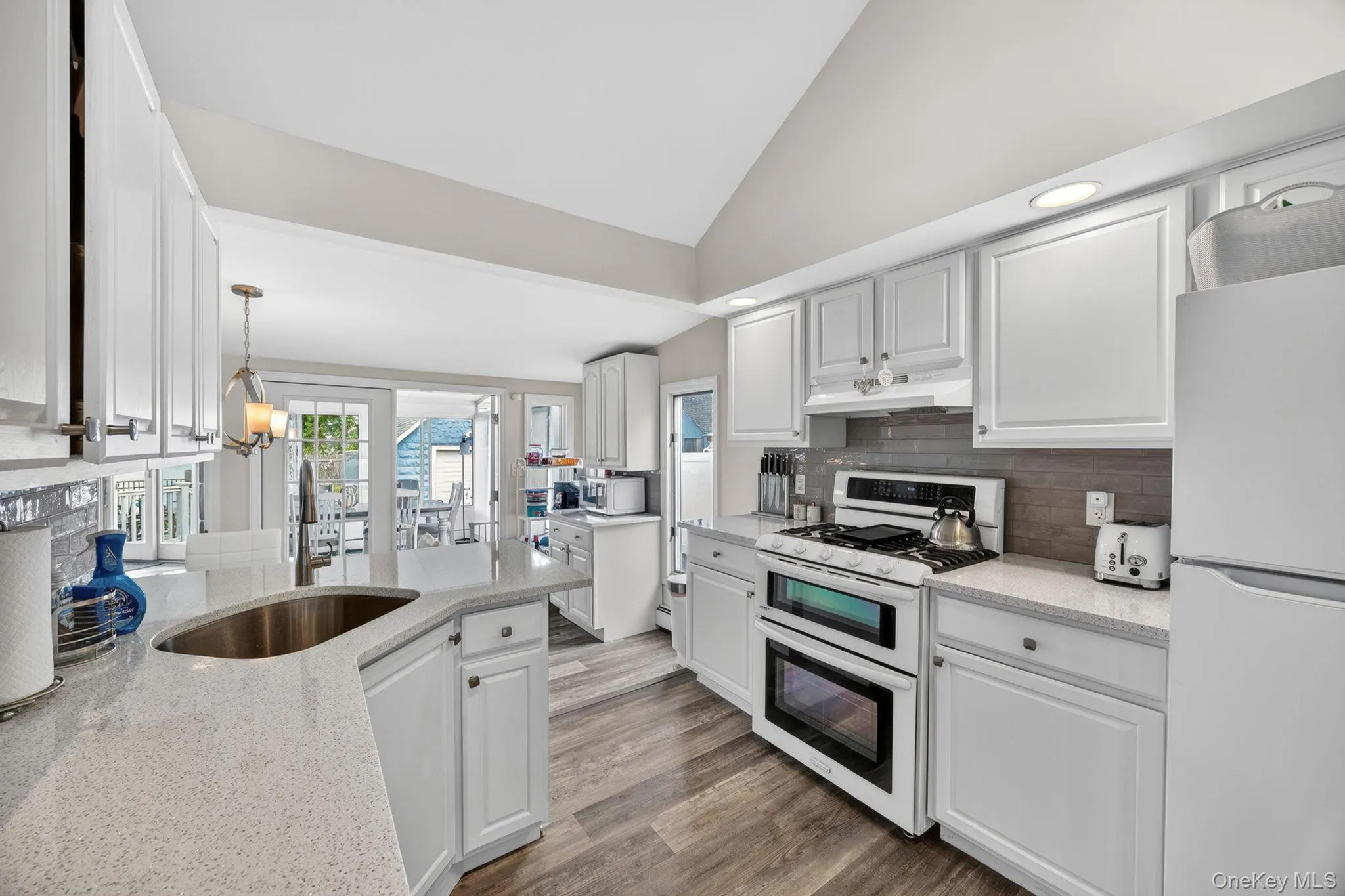 228 Clearwater Road, Babylon, NY, 2 Bedrooms Bedrooms, 6 Rooms Rooms,2 BathroomsBathrooms,Residential,For Rent,Clearwater,0,1012190 228 Clearwater Road, Babylon, NY, 2 Bedrooms Bedrooms, 6 Rooms Rooms,2 BathroomsBathrooms,Residential,For Rent,Clearwater,0,1012190