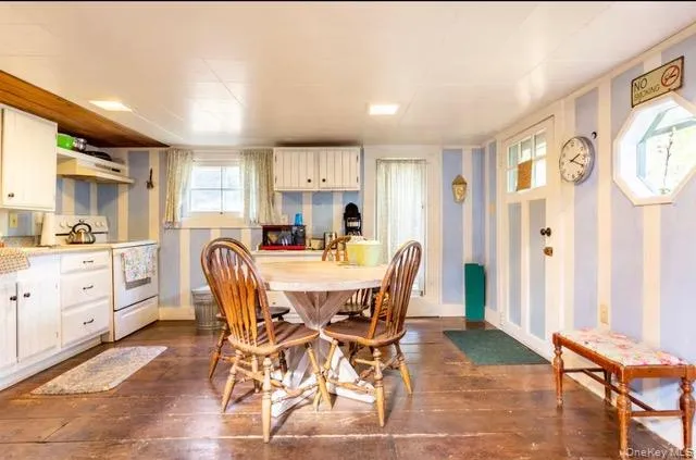 65 Hedges Road, Brookhaven, NY, 4 Bedrooms Bedrooms, 9 Rooms Rooms,4 BathroomsBathrooms,Residential,For Rent,Hedges,0,KEY1012191 65 Hedges Road, Brookhaven, NY, 4 Bedrooms Bedrooms, 9 Rooms Rooms,4 BathroomsBathrooms,Residential,For Rent,Hedges,0,KEY1012191