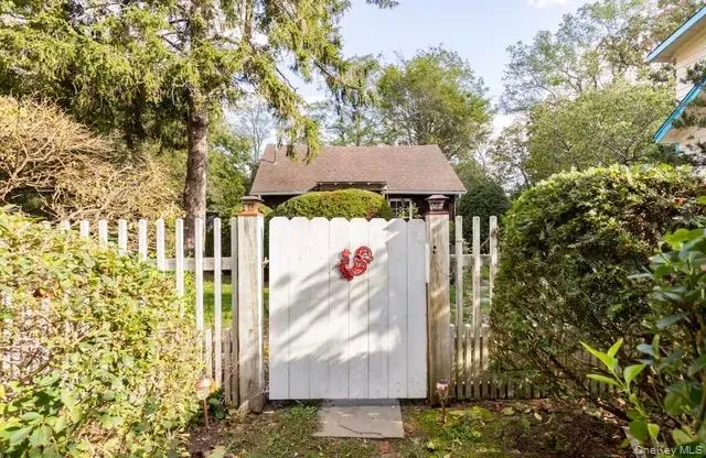 65 Hedges Road, Brookhaven, NY, 4 Bedrooms Bedrooms, 9 Rooms Rooms,4 BathroomsBathrooms,Residential,For Rent,Hedges,0,KEY1012191 65 Hedges Road, Brookhaven, NY, 4 Bedrooms Bedrooms, 9 Rooms Rooms,4 BathroomsBathrooms,Residential,For Rent,Hedges,0,KEY1012191