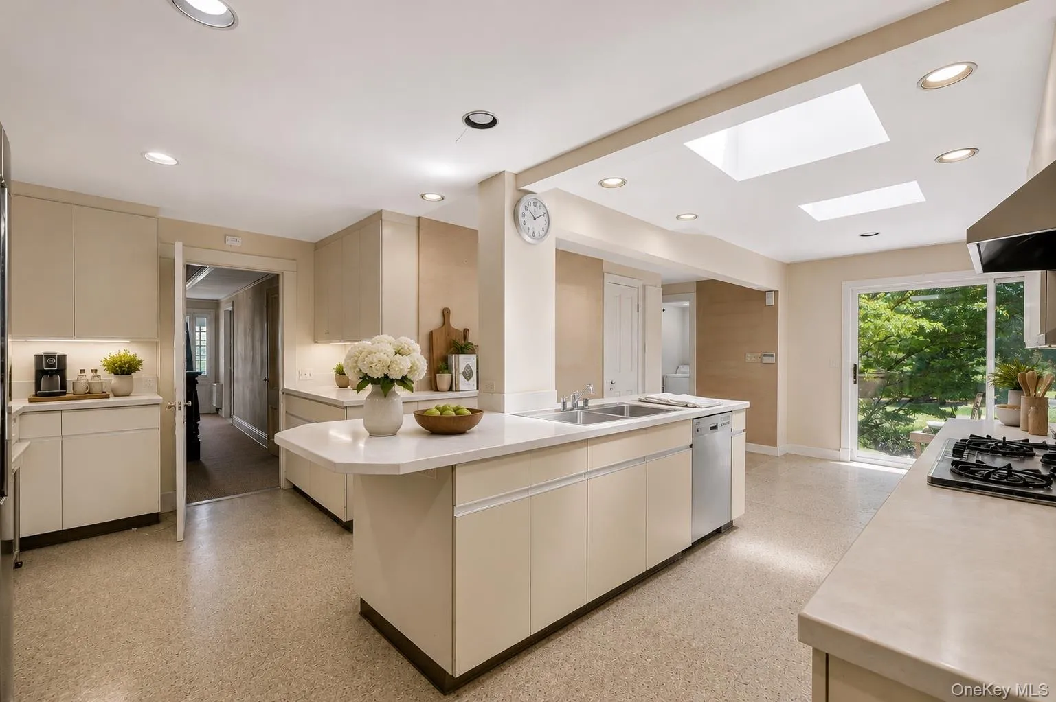 433 Arcady Road, Yorktown, NY, 7 Bedrooms Bedrooms, 14 Rooms Rooms,5 BathroomsBathrooms,Residential,For Rent,Arcady,0,1012192 433 Arcady Road, Yorktown, NY, 7 Bedrooms Bedrooms, 14 Rooms Rooms,5 BathroomsBathrooms,Residential,For Rent,Arcady,0,1012192