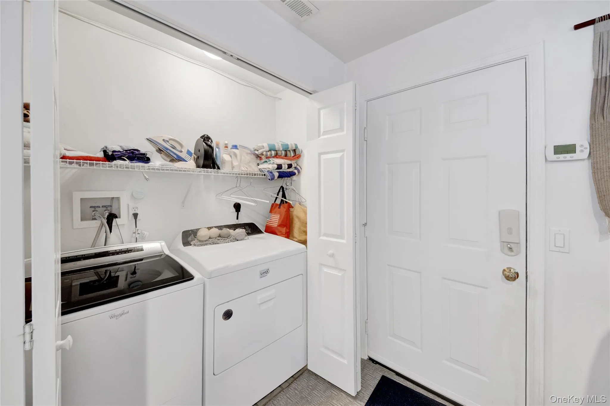 54 Mystic Drive, Ossining, NY, 2 Bedrooms Bedrooms, 5 Rooms Rooms,1 BathroomBathrooms,Residential,For Rent,Mystic,0,1012195 54 Mystic Drive, Ossining, NY, 2 Bedrooms Bedrooms, 5 Rooms Rooms,1 BathroomBathrooms,Residential,For Rent,Mystic,0,1012195