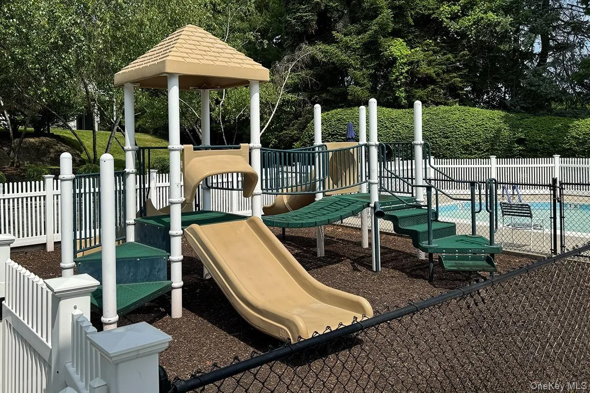 54 Mystic Drive, Ossining, NY, 2 Bedrooms Bedrooms, 5 Rooms Rooms,1 BathroomBathrooms,Residential,For Rent,Mystic,0,1012195 54 Mystic Drive, Ossining, NY, 2 Bedrooms Bedrooms, 5 Rooms Rooms,1 BathroomBathrooms,Residential,For Rent,Mystic,0,1012195