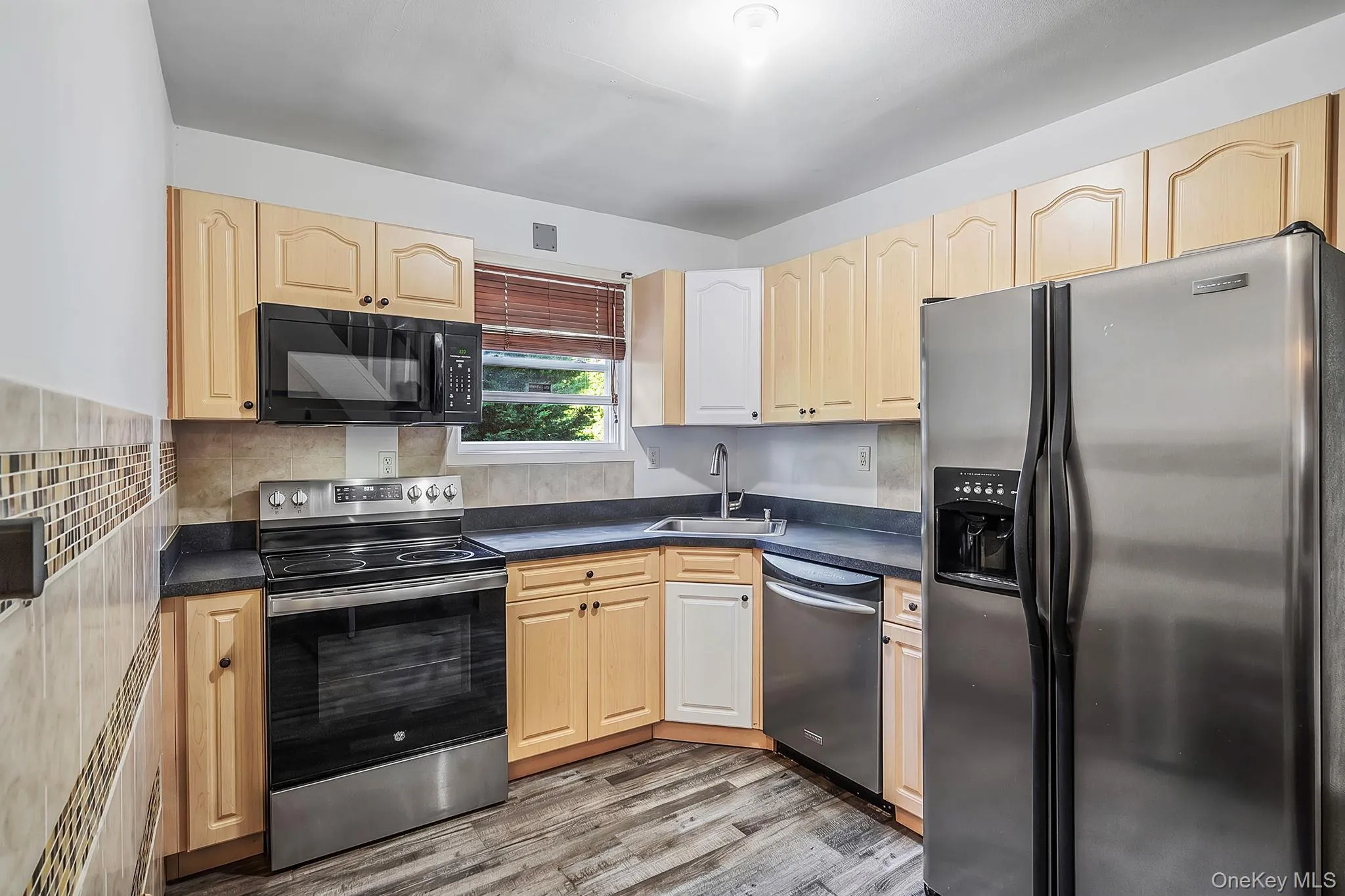 35 Oklahoma Avenue, Islip, NY, 4 Bedrooms Bedrooms, 9 Rooms Rooms,3 BathroomsBathrooms,Residential,For Rent,Oklahoma,0,1012198 35 Oklahoma Avenue, Islip, NY, 4 Bedrooms Bedrooms, 9 Rooms Rooms,3 BathroomsBathrooms,Residential,For Rent,Oklahoma,0,1012198
