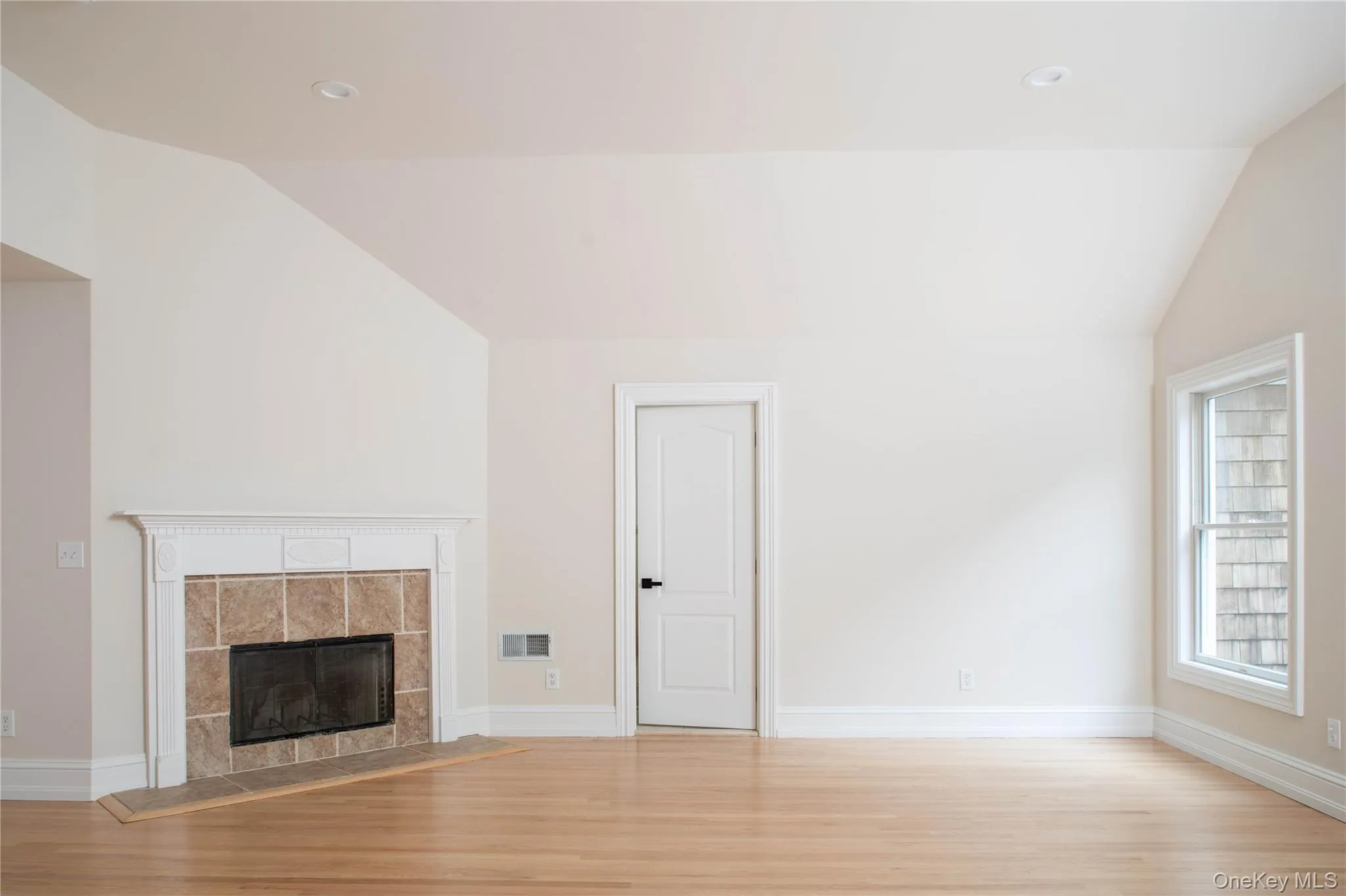 1999 Deerfield Road, Southampton, NY, 5 Bedrooms Bedrooms, 13 Rooms Rooms,4 BathroomsBathrooms,Residential,For Rent,Deerfield,0,1012206 1999 Deerfield Road, Southampton, NY, 5 Bedrooms Bedrooms, 13 Rooms Rooms,4 BathroomsBathrooms,Residential,For Rent,Deerfield,0,1012206