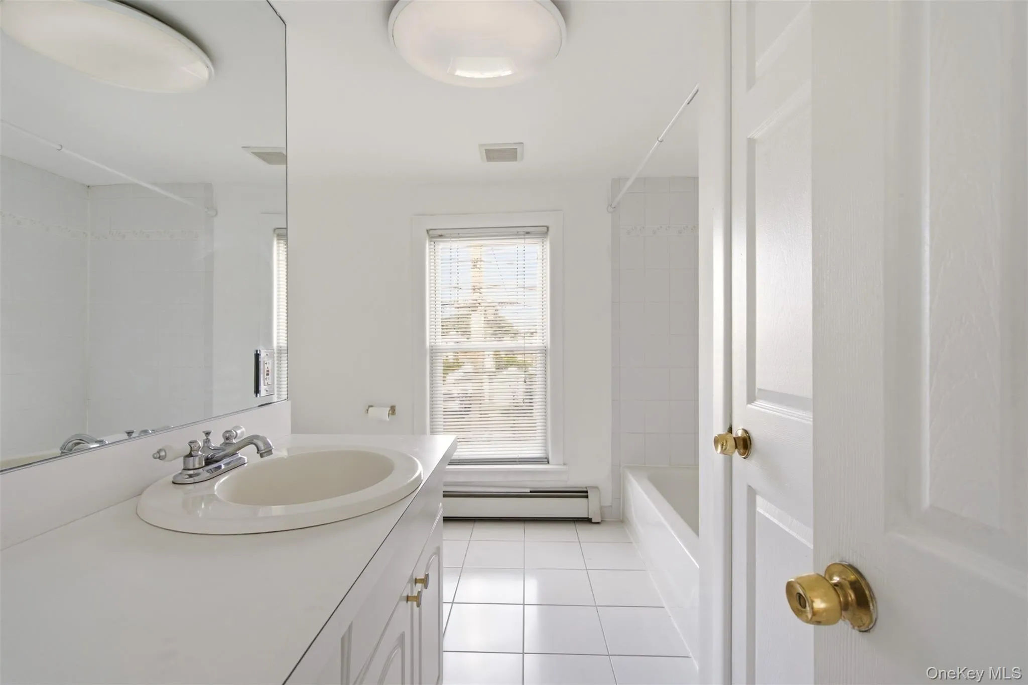 237 Fulton Street, North Hempstead, NY, 4 Bedrooms Bedrooms, 7 Rooms Rooms,2 BathroomsBathrooms,Residential,For Rent,Fulton,0,1012210 237 Fulton Street, North Hempstead, NY, 4 Bedrooms Bedrooms, 7 Rooms Rooms,2 BathroomsBathrooms,Residential,For Rent,Fulton,0,1012210