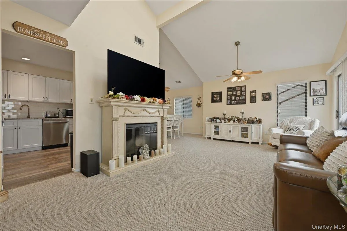 127 Laurel Lane, Hempstead, NY, 1 Bedroom Bedrooms, 4 Rooms Rooms,1 BathroomBathrooms,Residential,For Rent,Laurel,0,1012211 127 Laurel Lane, Hempstead, NY, 1 Bedroom Bedrooms, 4 Rooms Rooms,1 BathroomBathrooms,Residential,For Rent,Laurel,0,1012211