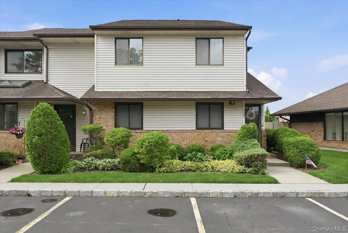 127 Laurel Lane, Hempstead, NY, 1 Bedroom Bedrooms, 4 Rooms Rooms,1 BathroomBathrooms,Residential,For Rent,Laurel,0,1012211 127 Laurel Lane, Hempstead, NY, 1 Bedroom Bedrooms, 4 Rooms Rooms,1 BathroomBathrooms,Residential,For Rent,Laurel,0,1012211