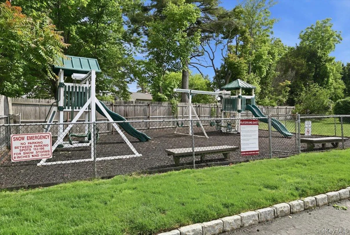 127 Laurel Lane, Hempstead, NY, 1 Bedroom Bedrooms, 4 Rooms Rooms,1 BathroomBathrooms,Residential,For Rent,Laurel,0,1012211 127 Laurel Lane, Hempstead, NY, 1 Bedroom Bedrooms, 4 Rooms Rooms,1 BathroomBathrooms,Residential,For Rent,Laurel,0,1012211