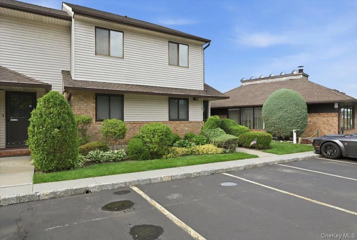 127 Laurel Lane, Hempstead, NY, 1 Bedroom Bedrooms, 4 Rooms Rooms,1 BathroomBathrooms,Residential,For Rent,Laurel,0,1012211 127 Laurel Lane, Hempstead, NY, 1 Bedroom Bedrooms, 4 Rooms Rooms,1 BathroomBathrooms,Residential,For Rent,Laurel,0,1012211