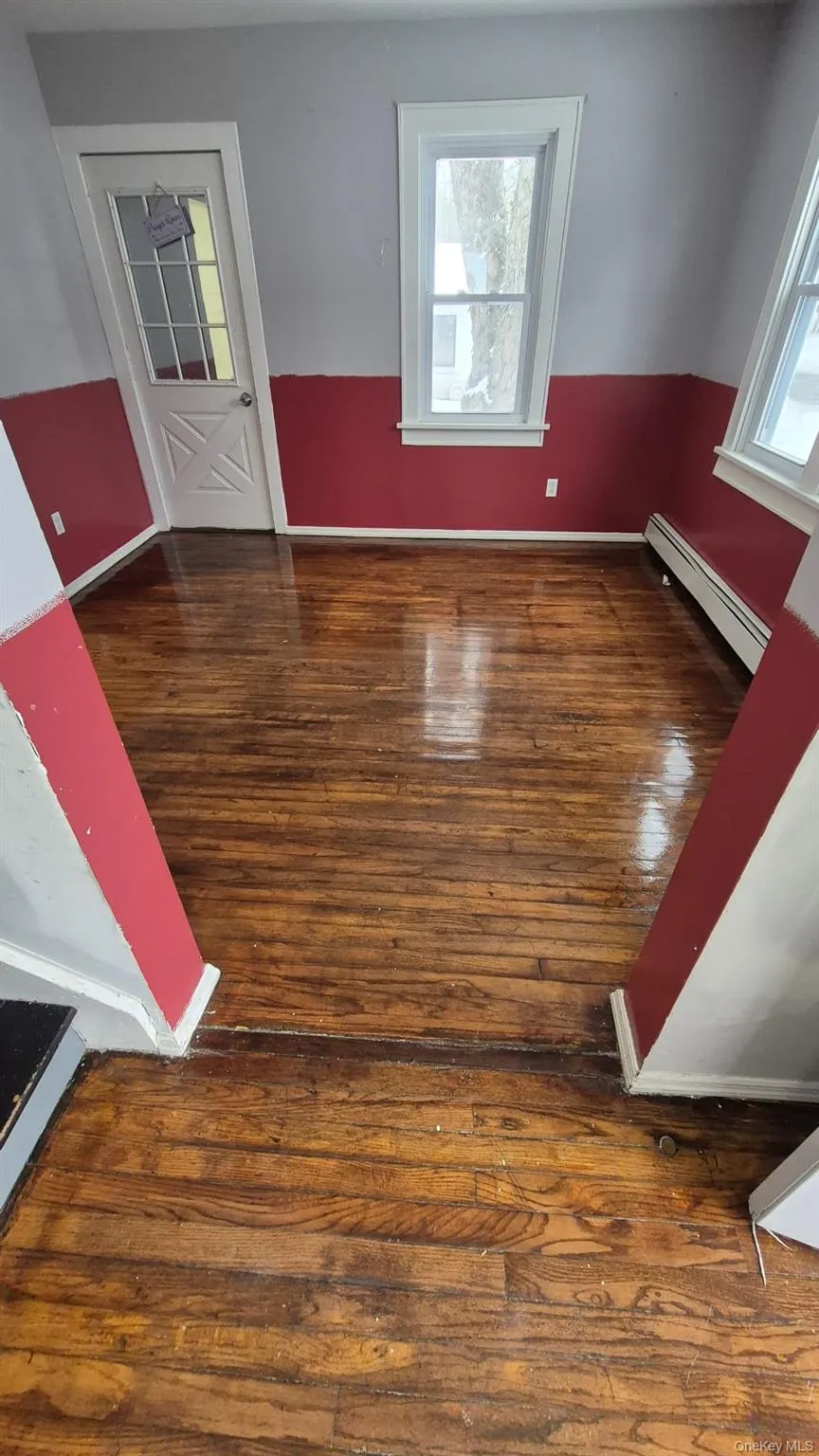 6221 State Route 42, Fallsburg, NY, 3 Bedrooms Bedrooms, 8 Rooms Rooms,1 BathroomBathrooms,Residential Lease,For Rent,State Route 42,0,1012216 6221 State Route 42, Fallsburg, NY, 3 Bedrooms Bedrooms, 8 Rooms Rooms,1 BathroomBathrooms,Residential Lease,For Rent,State Route 42,0,1012216