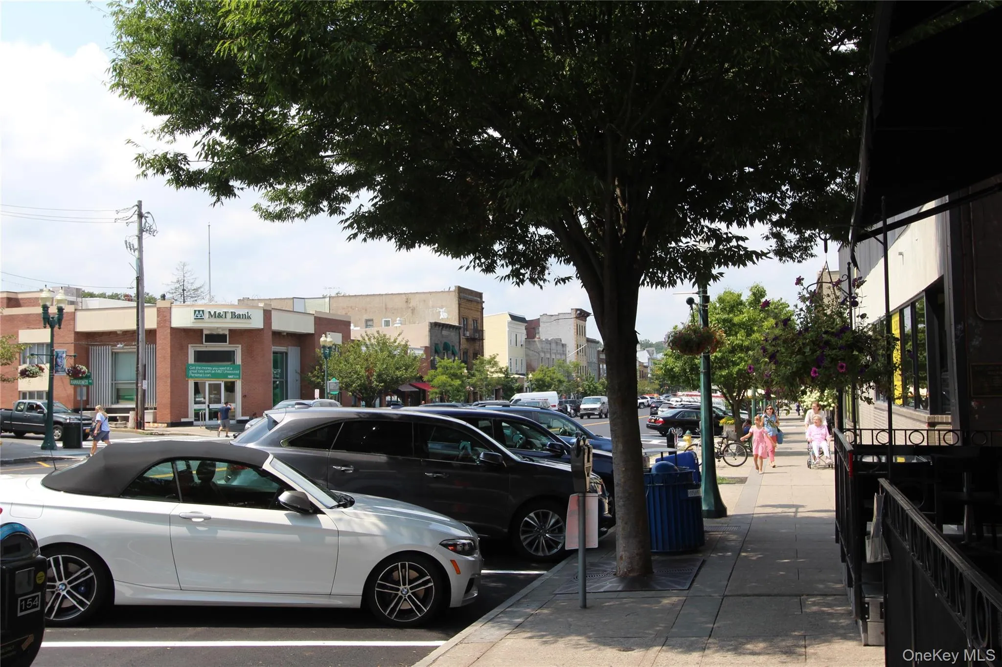 Walk to Mamaroneck Avenue. Shops, restaurants, movie theater. Walk to Mamaroneck Avenue. Shops, restaurants, movie theater.