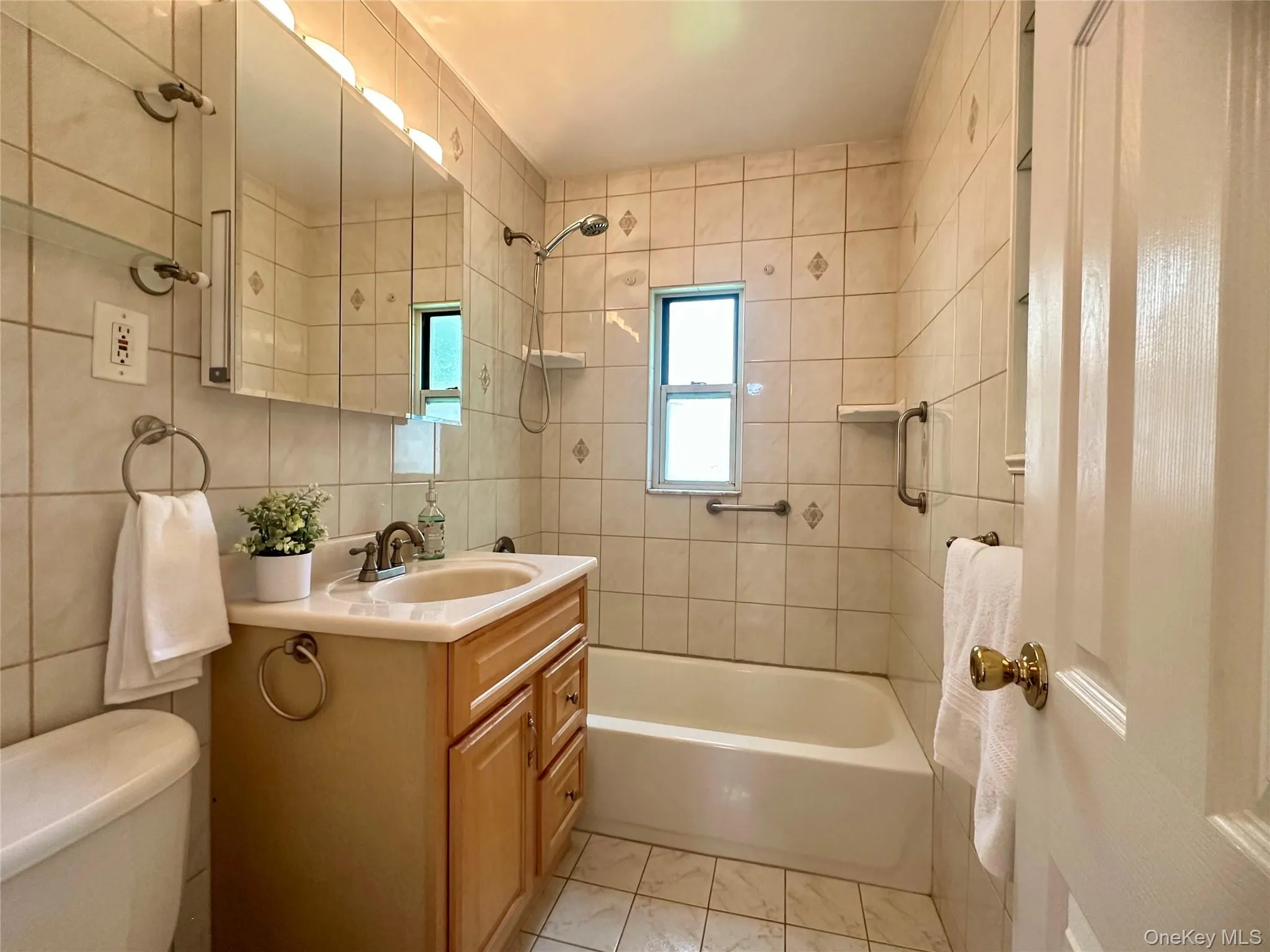 129 Fenimore Rd, Mamaroneck, NY, 2 Bedrooms Bedrooms, 4 Rooms Rooms,1 BathroomBathrooms,Residential,For Rent,Fenimore Rd,0,1012222 129 Fenimore Rd, Mamaroneck, NY, 2 Bedrooms Bedrooms, 4 Rooms Rooms,1 BathroomBathrooms,Residential,For Rent,Fenimore Rd,0,1012222