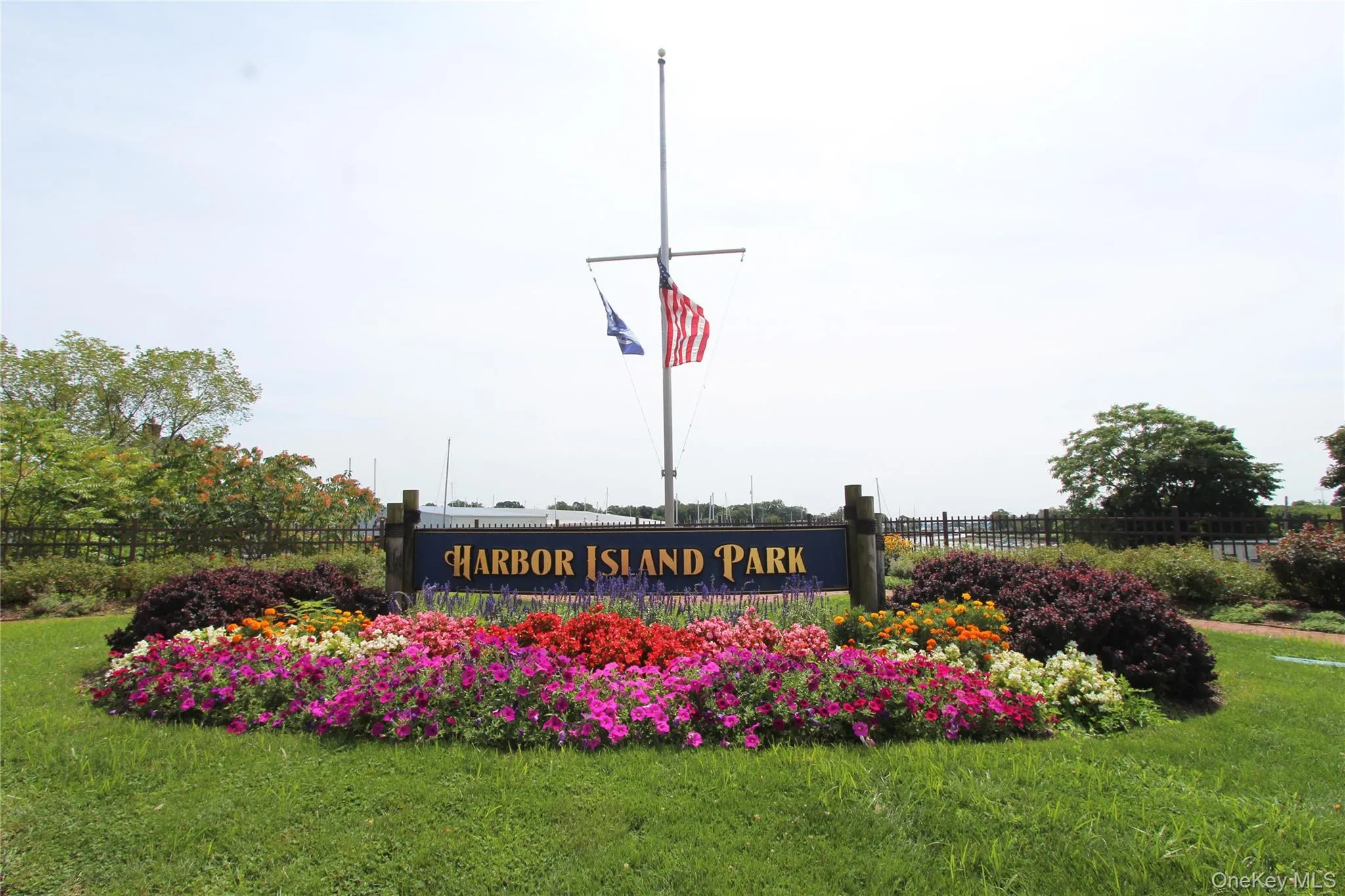 Harbor Island Park with many anemities for residents. Sportsing fields, swimming, fishing, boating, sun bathing, walking, senior center & marine center. Harbor Island Park with many anemities for residents. Sportsing fields, swimming, fishing, boating, sun bathing, walking, senior center & marine center.