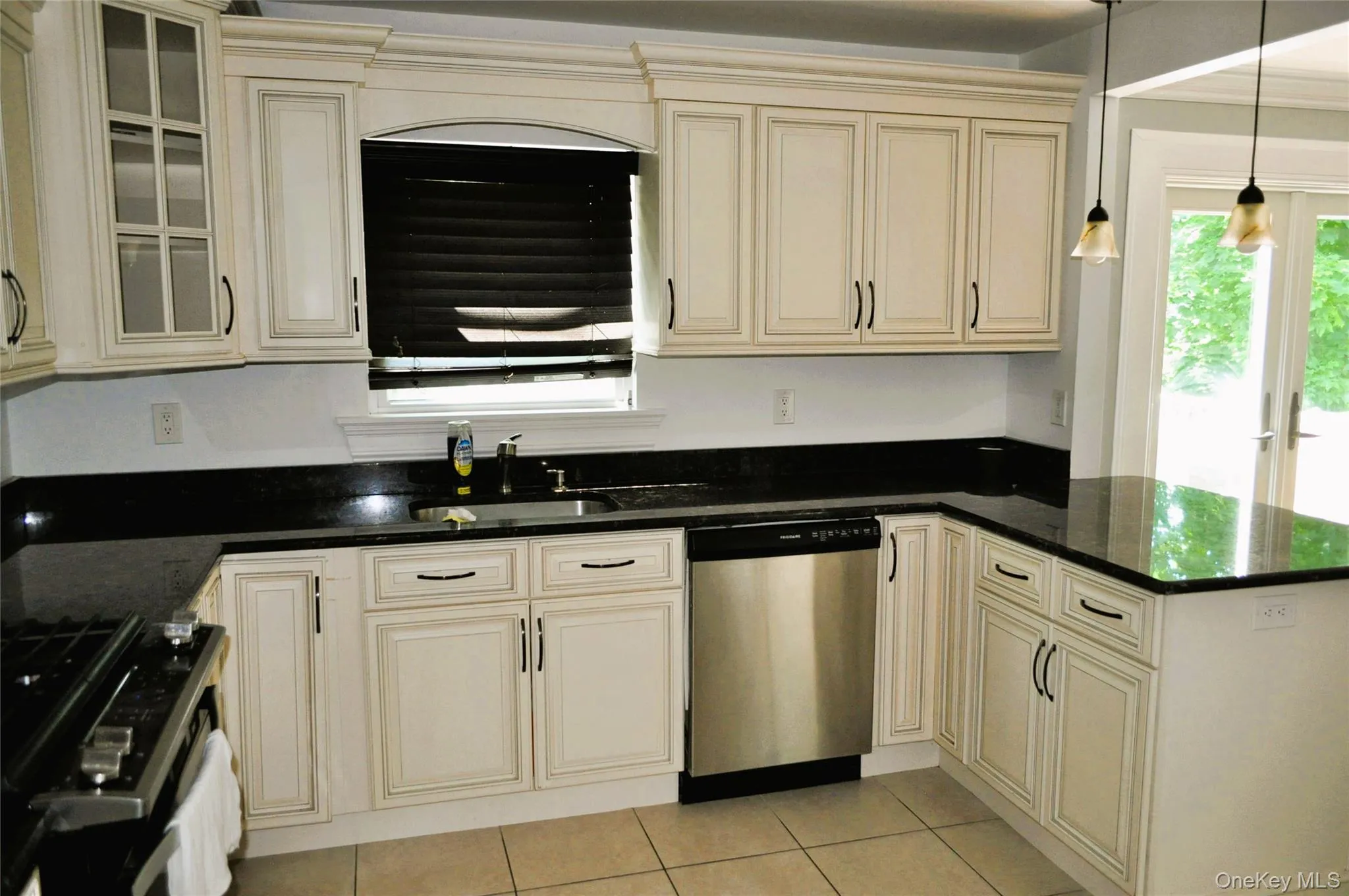 17 Circle Drive, Brookhaven, NY, 3 Bedrooms Bedrooms, 6 Rooms Rooms,1 BathroomBathrooms,Residential Lease,For Rent,Circle,0,KEY1012226 17 Circle Drive, Brookhaven, NY, 3 Bedrooms Bedrooms, 6 Rooms Rooms,1 BathroomBathrooms,Residential Lease,For Rent,Circle,0,KEY1012226