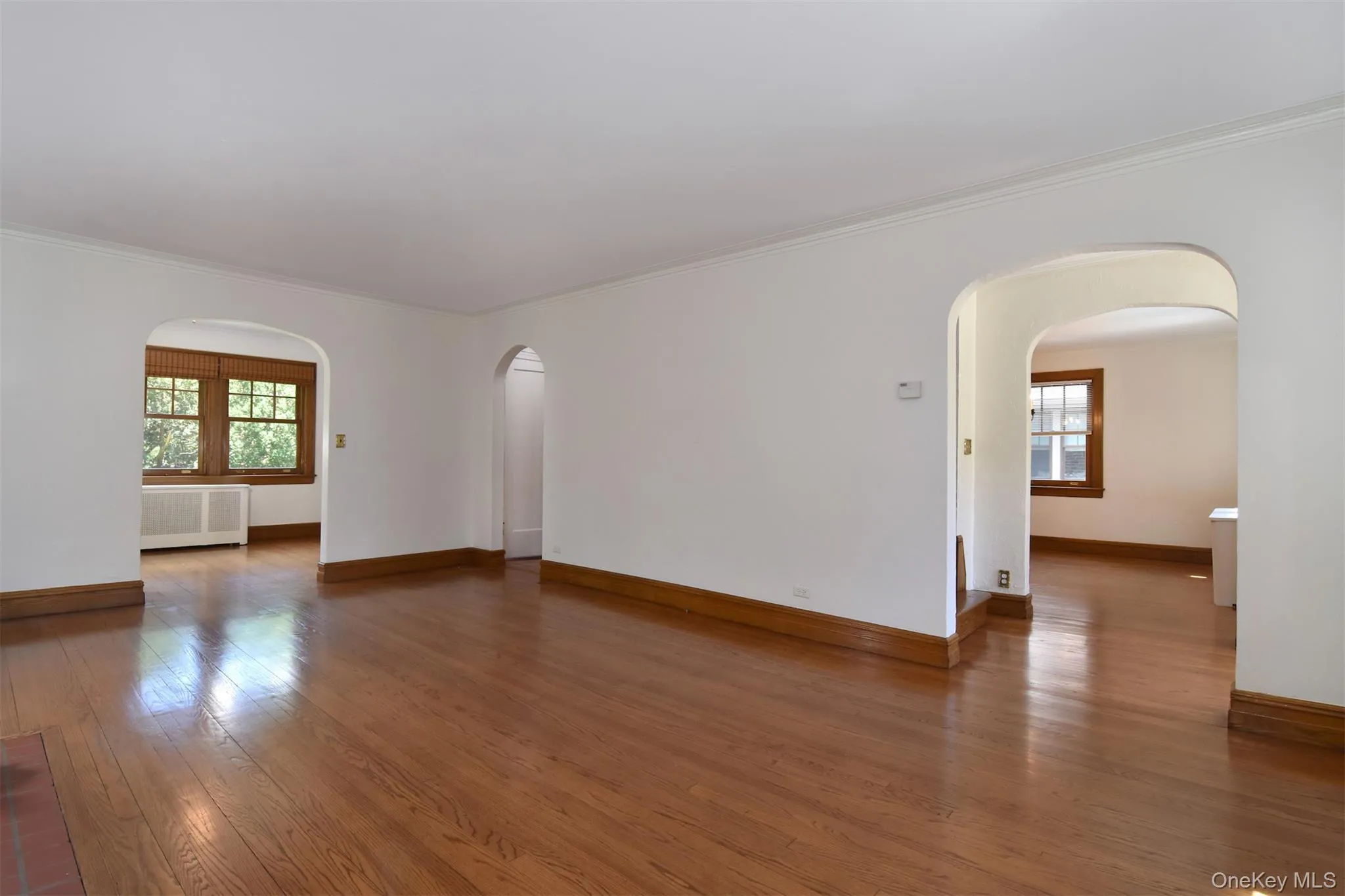 Wonderful floor plan with view to sunroom, foyer and dining room Wonderful floor plan with view to sunroom, foyer and dining room