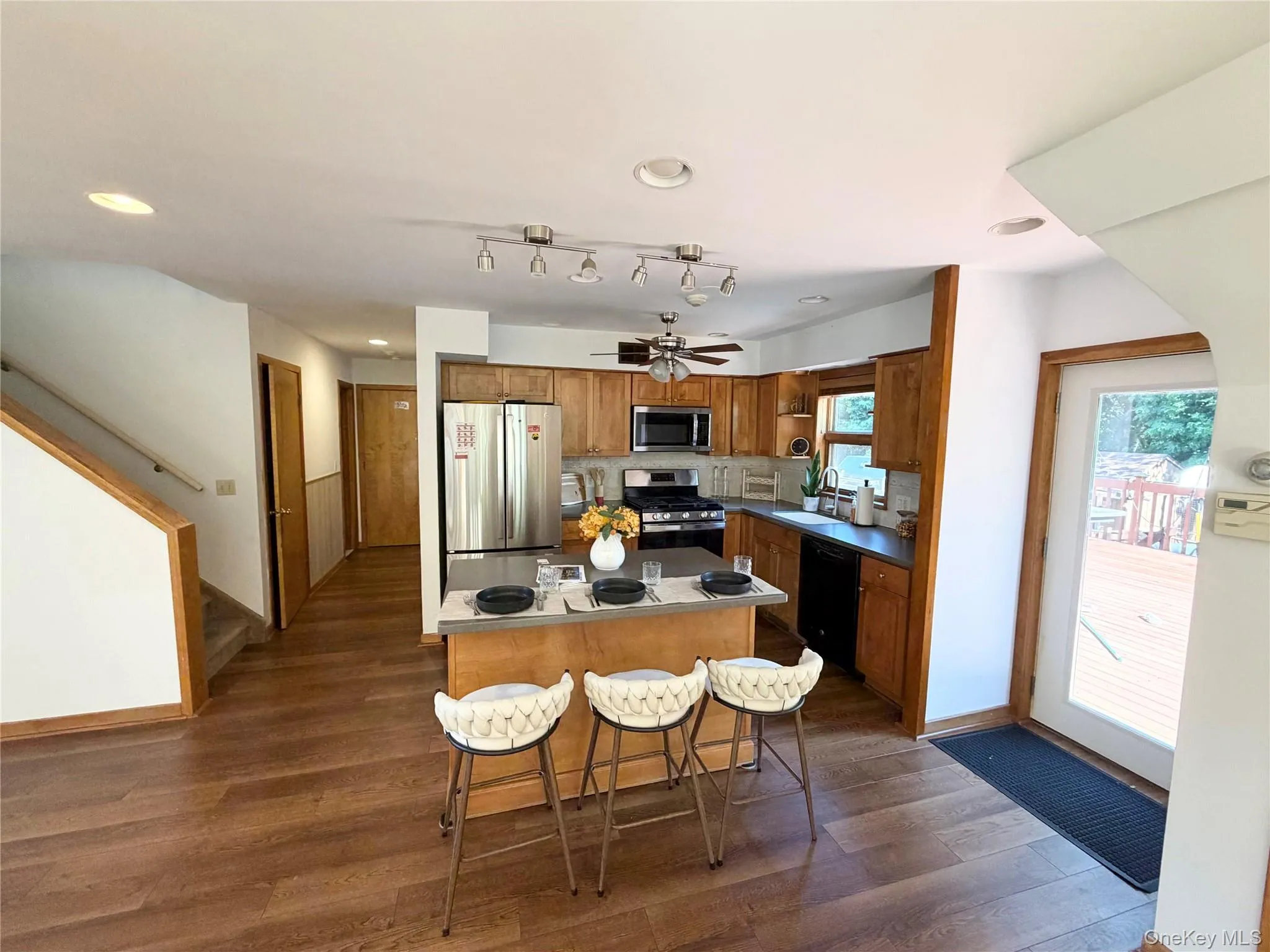 180 Railroad Avenue, Haverstraw, NY, 5 Bedrooms Bedrooms, 11 Rooms Rooms,3 BathroomsBathrooms,Residential,For Rent,Railroad,0,KEY1012229 180 Railroad Avenue, Haverstraw, NY, 5 Bedrooms Bedrooms, 11 Rooms Rooms,3 BathroomsBathrooms,Residential,For Rent,Railroad,0,KEY1012229