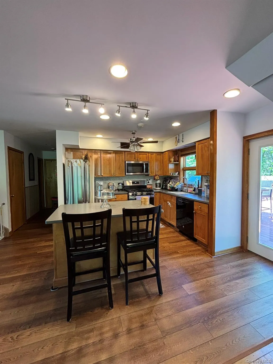 180 Railroad Avenue, Haverstraw, NY, 5 Bedrooms Bedrooms, 11 Rooms Rooms,3 BathroomsBathrooms,Residential,For Rent,Railroad,0,KEY1012229 180 Railroad Avenue, Haverstraw, NY, 5 Bedrooms Bedrooms, 11 Rooms Rooms,3 BathroomsBathrooms,Residential,For Rent,Railroad,0,KEY1012229