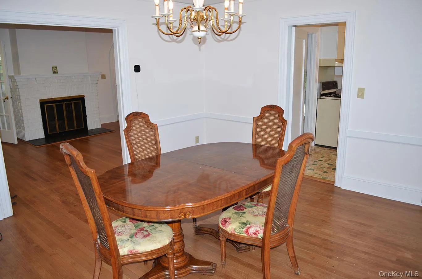 Spacious dining room with door the kitchen Spacious dining room with door the kitchen